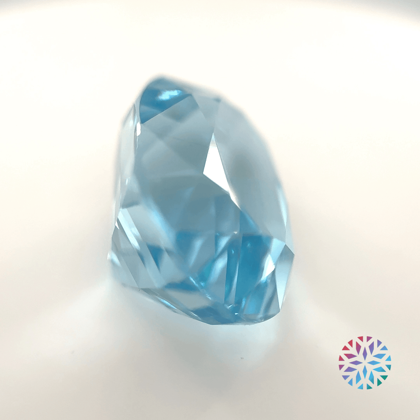 Aquamarine- Oval, 10.79ct, 15.6 x 12.0 x 10.0mm