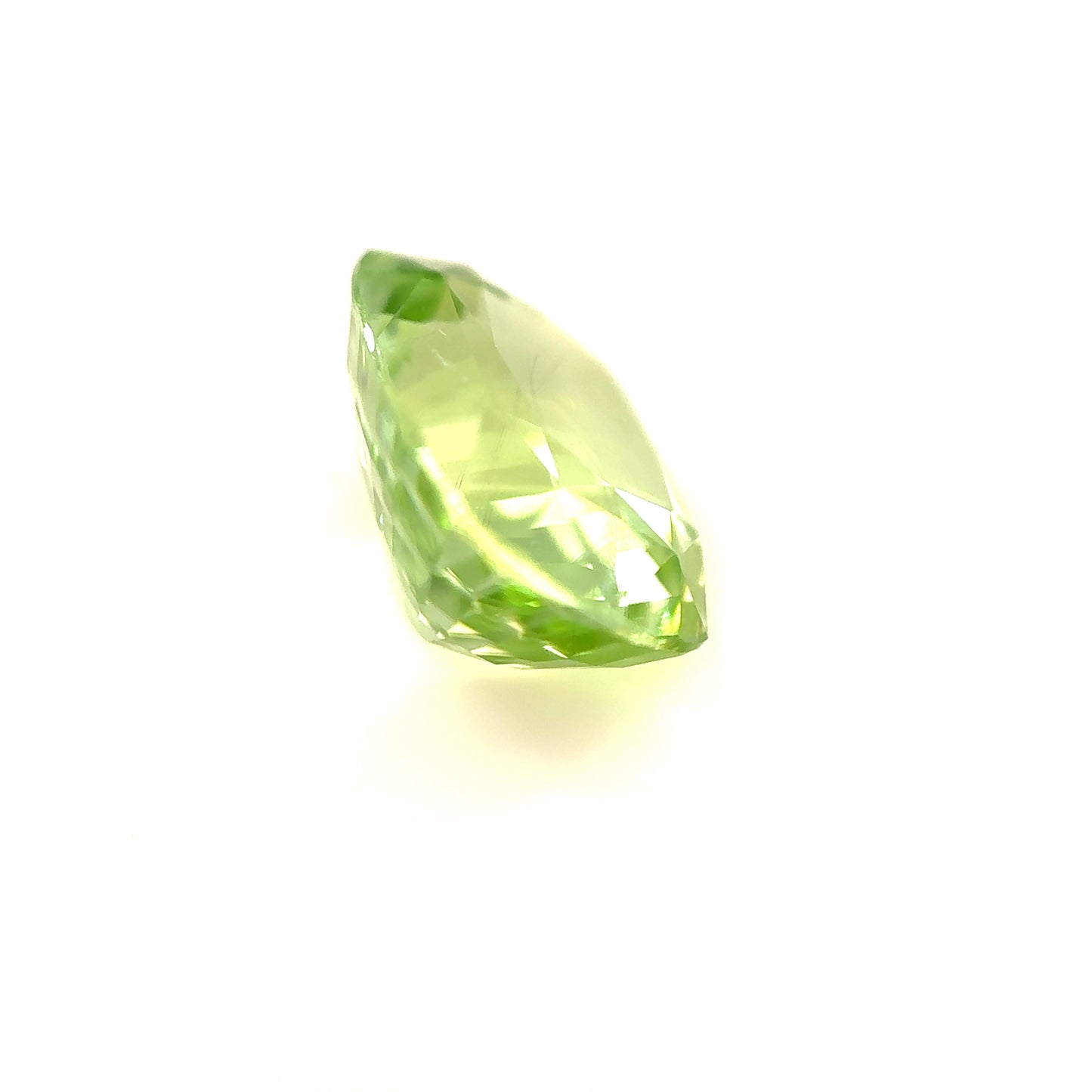Mint Peridot- Cushion, 5.51ct, 11.5 x 9.7 x 6.4mm