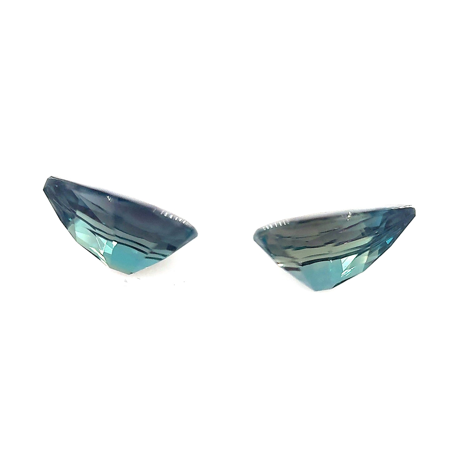 Alexandrite pair - Pear, 1.28ct, 6.9 x 4.5mm, (C)