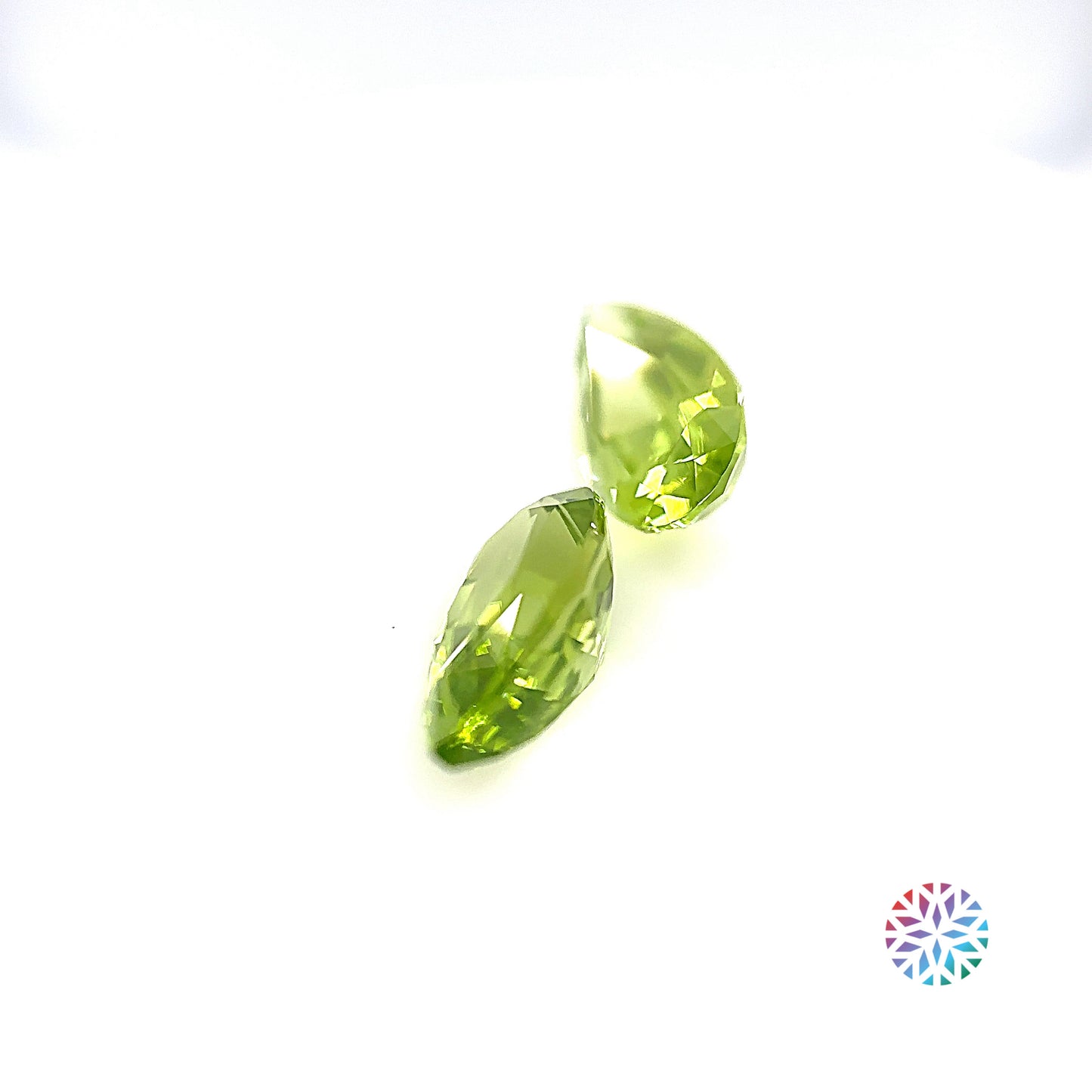 Peridot pair - Pear, 3.99ct, 11.2 x 6.1mm