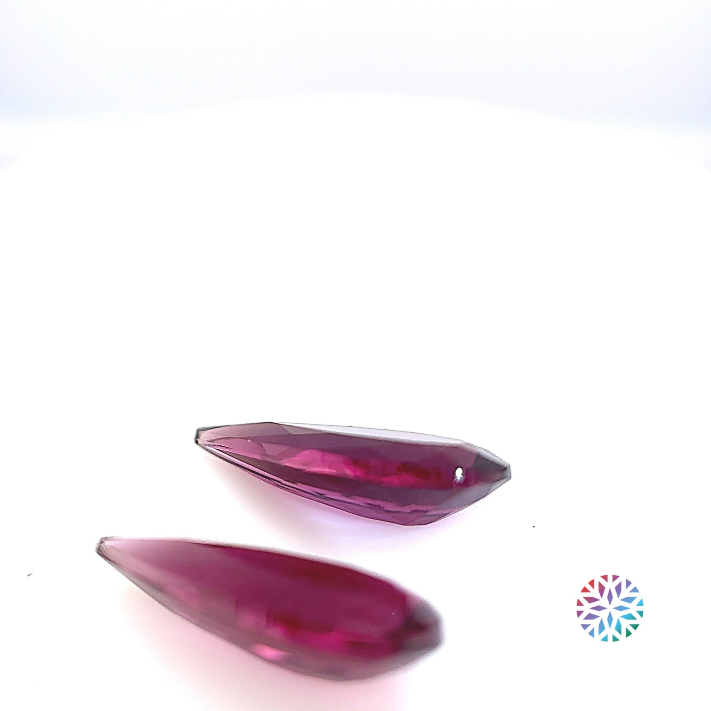 Rubellite pair - Pear, 4.12ct, 14.2 x 6.6mm