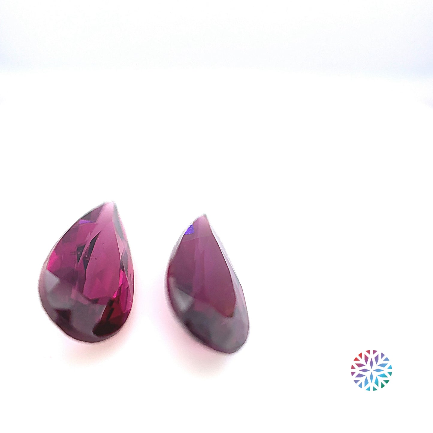 Rubellite pair - Pear, 4.12ct, 14.2 x 6.6mm