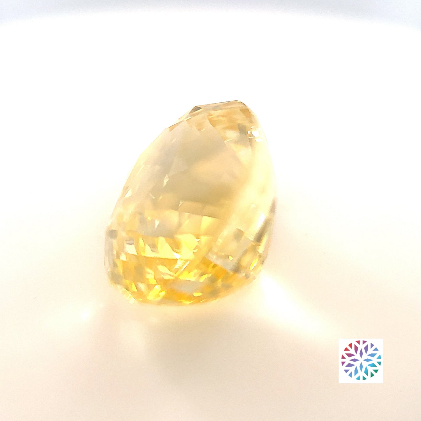 Yellow Sapphire- Oval, 11.01ct, 13.1 x 11.0 x 8.7mm, (N)