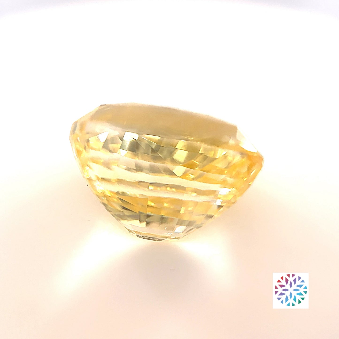 Yellow Sapphire- Oval, 11.01ct, 13.1 x 11.0 x 8.7mm, (N)