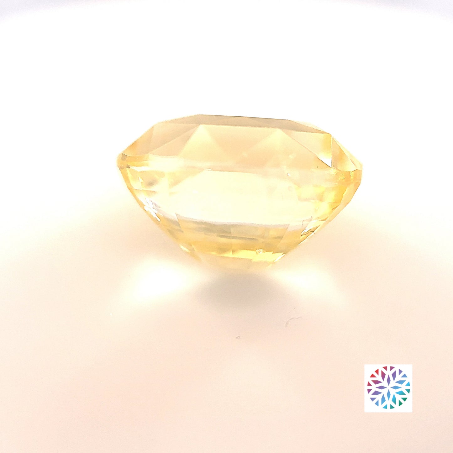 Yellow Sapphire- Oval, 9.02ct, 13.2 x 9.8 x 8.3mm, (N)