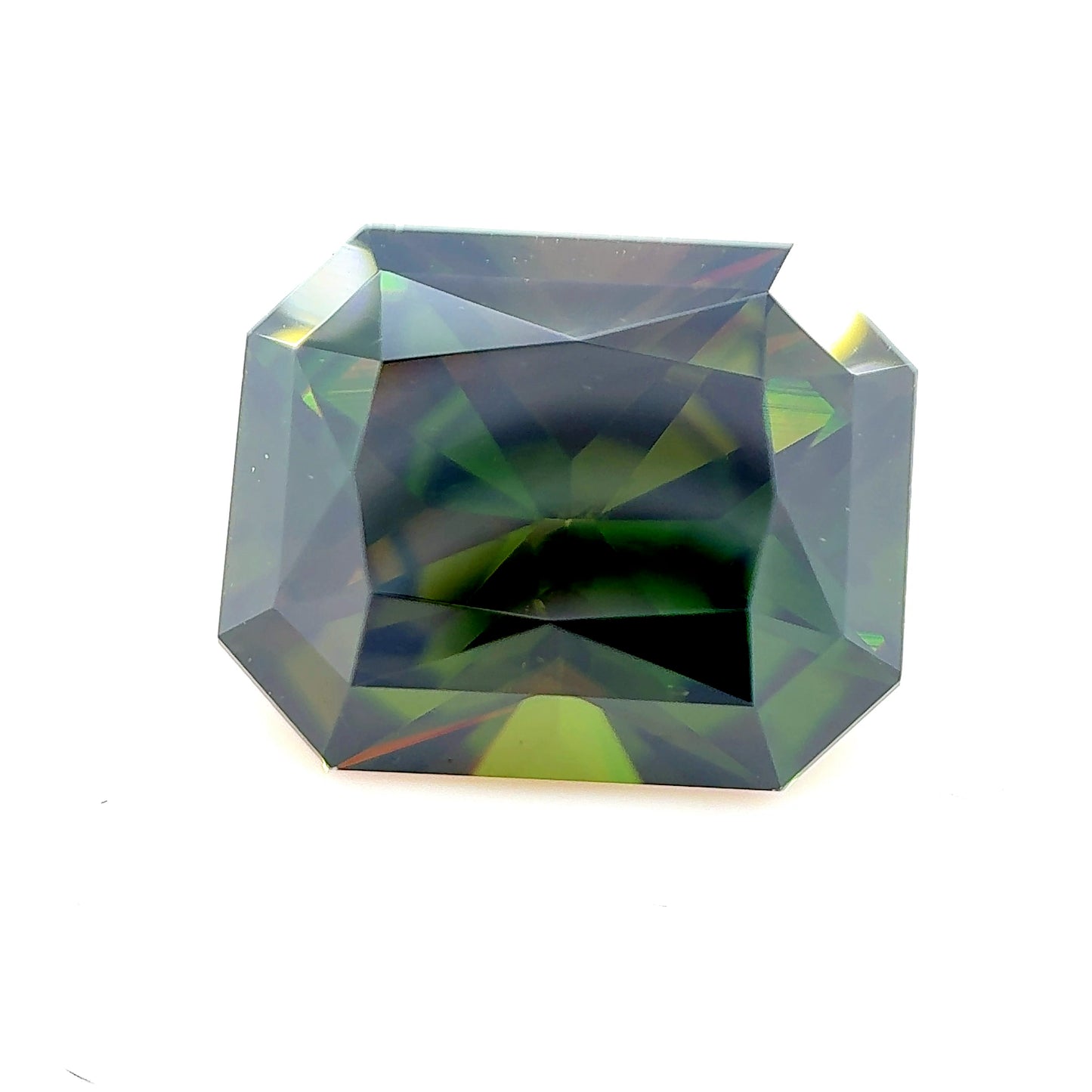 Chromium Sphene- Emerald, 9.69ct, 14.0 x 11.5 x 8.1mm