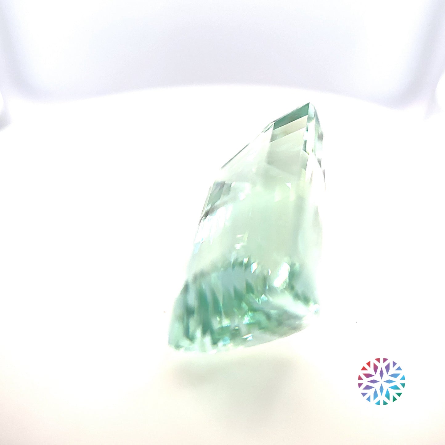 Green Beryl- Emerald, 18.95ct, 19.9 x 12.4 x 10.2mm