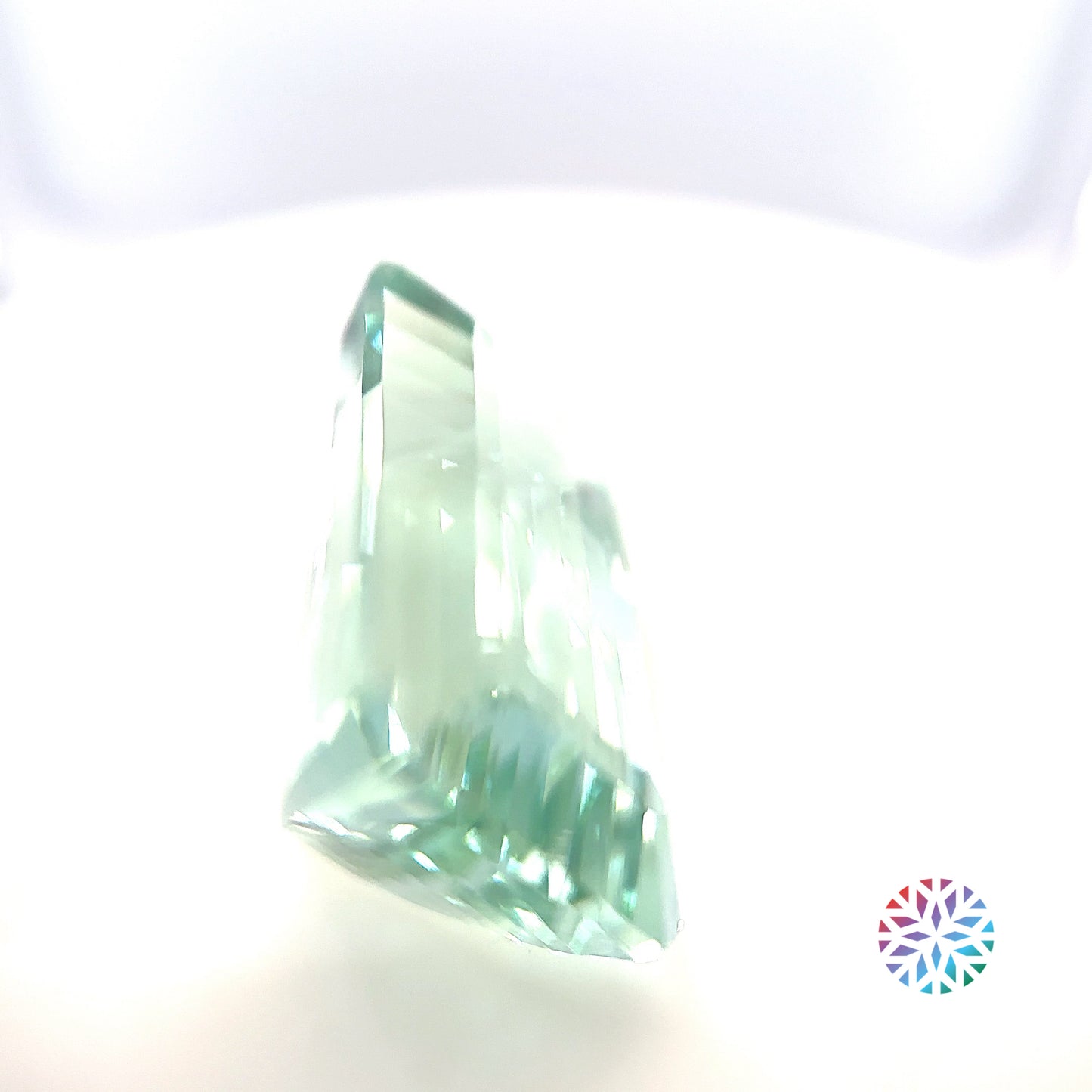 Green Beryl- Emerald, 18.95ct, 19.9 x 12.4 x 10.2mm