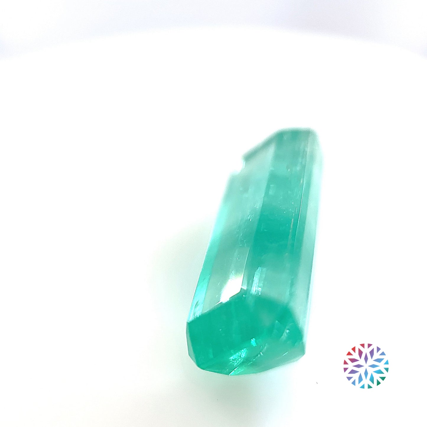 Emerald- Emerald, 7.51ct, 17.5 x 7.7 x 6.4mm, (NO OIL)