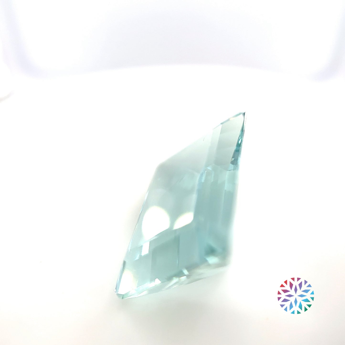 Green Aquamarine- Emerald, 11.37ct, 17.5 x 12.5 x 7.8mm