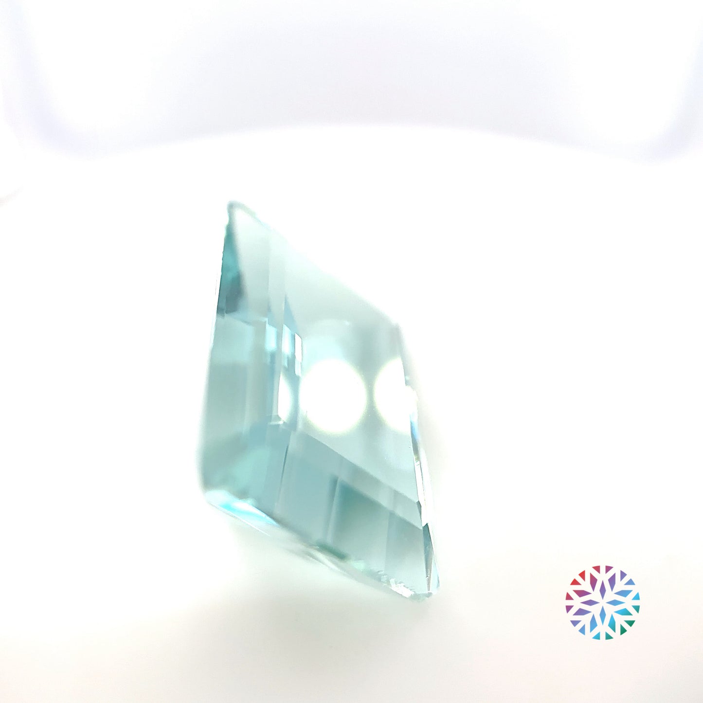 Green Aquamarine- Emerald, 11.37ct, 17.5 x 12.5 x 7.8mm