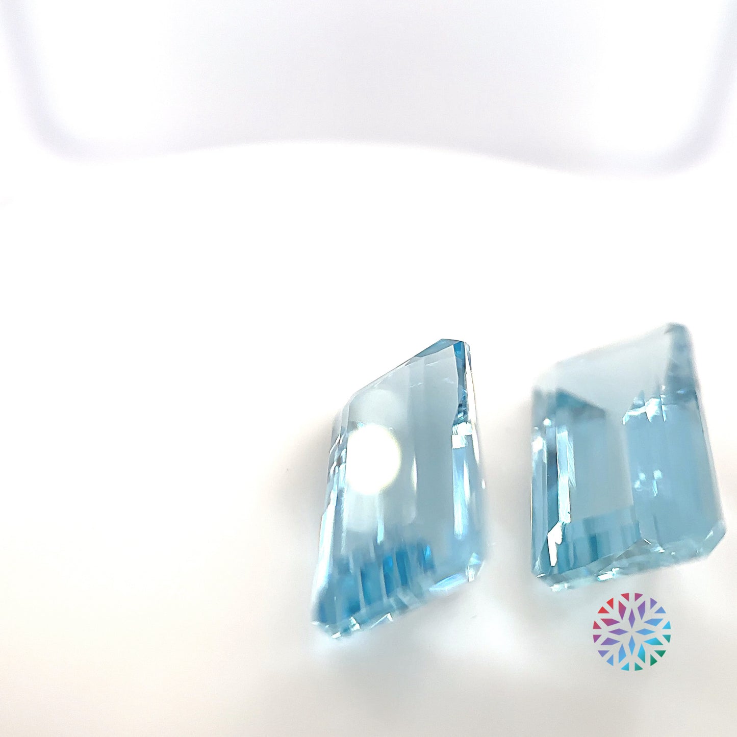 Aquamarine pair - Emerald, 9.36ct, 14.1 x 8.1mm