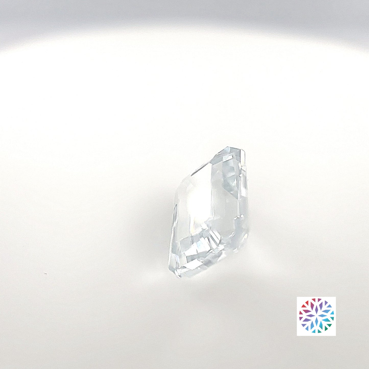 White Sapphire- Emerald, 4.19ct, 10.1 x 8.1 x 5.5mm, (C)