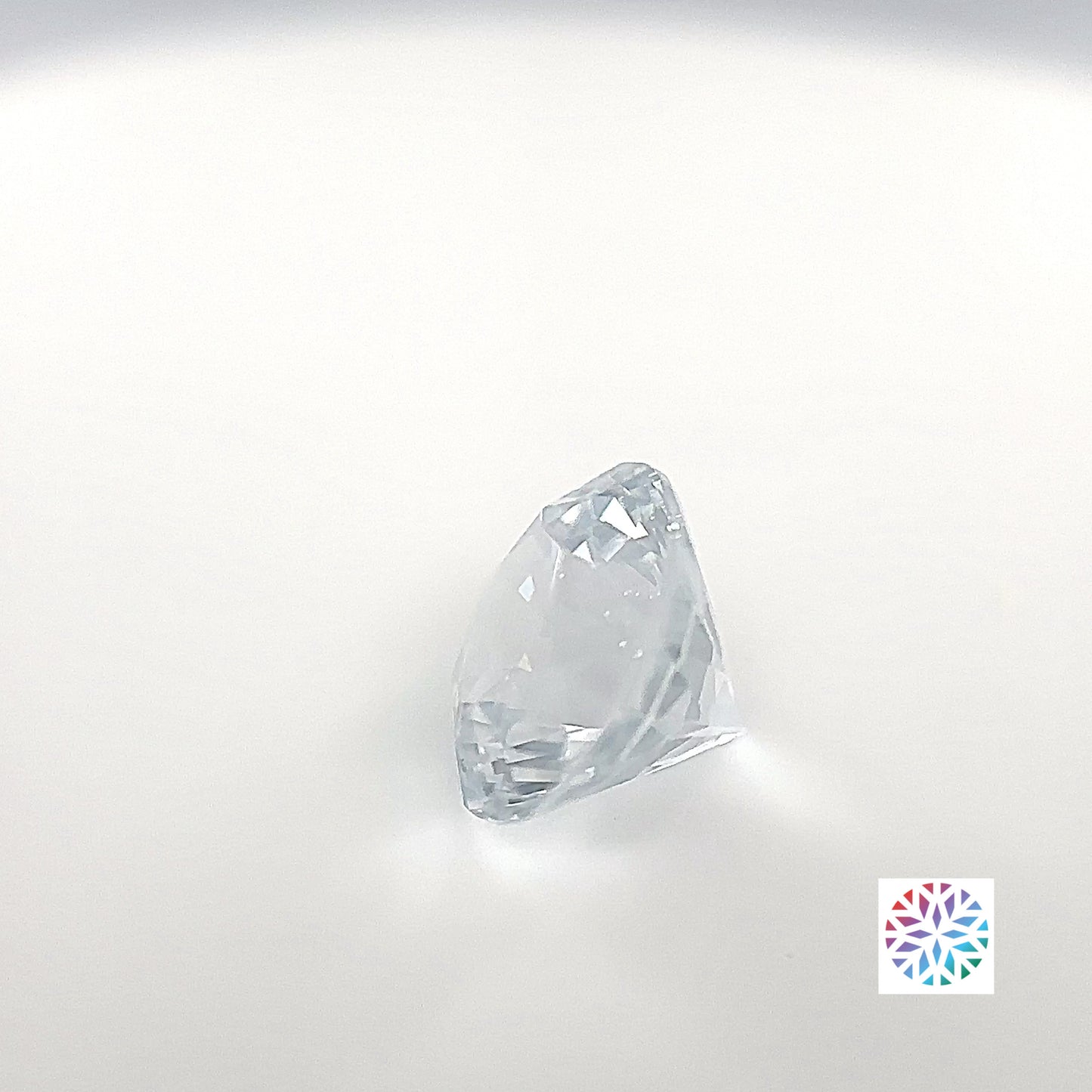 White Sapphire- Round, 3.29ct, 8.7 x 8.7 x 6.6mm, (N)