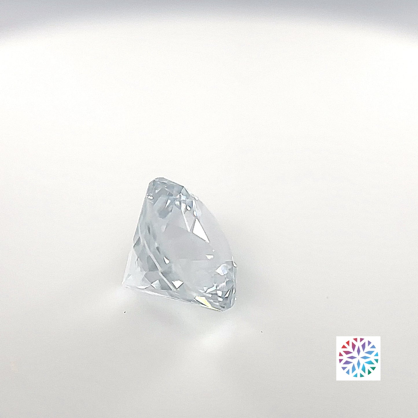 White Sapphire- Round, 3.29ct, 8.7 x 8.7 x 6.6mm, (N)