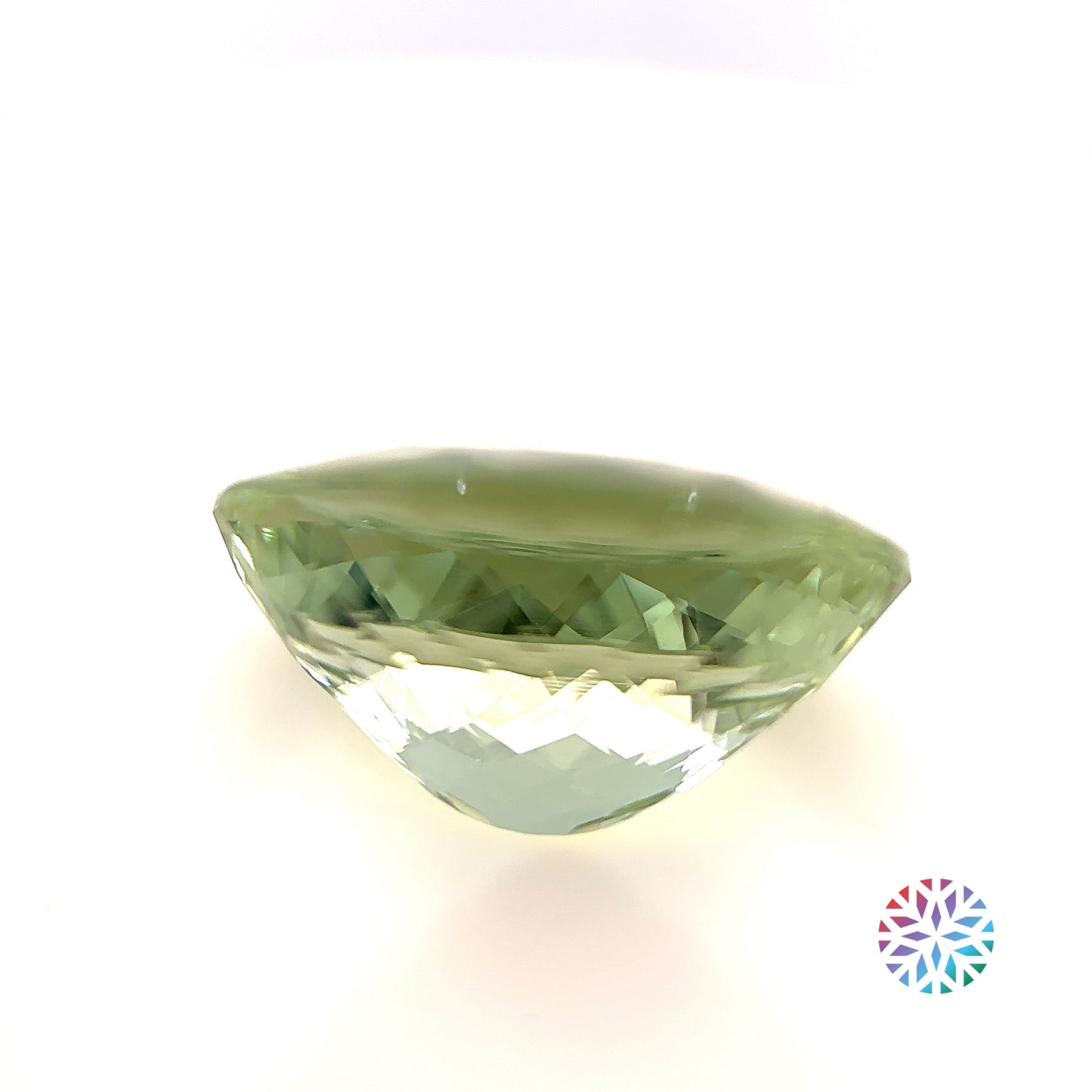 Green Beryl- Oval, 7.37ct, 15.6 x 11.0 x 8.0mm