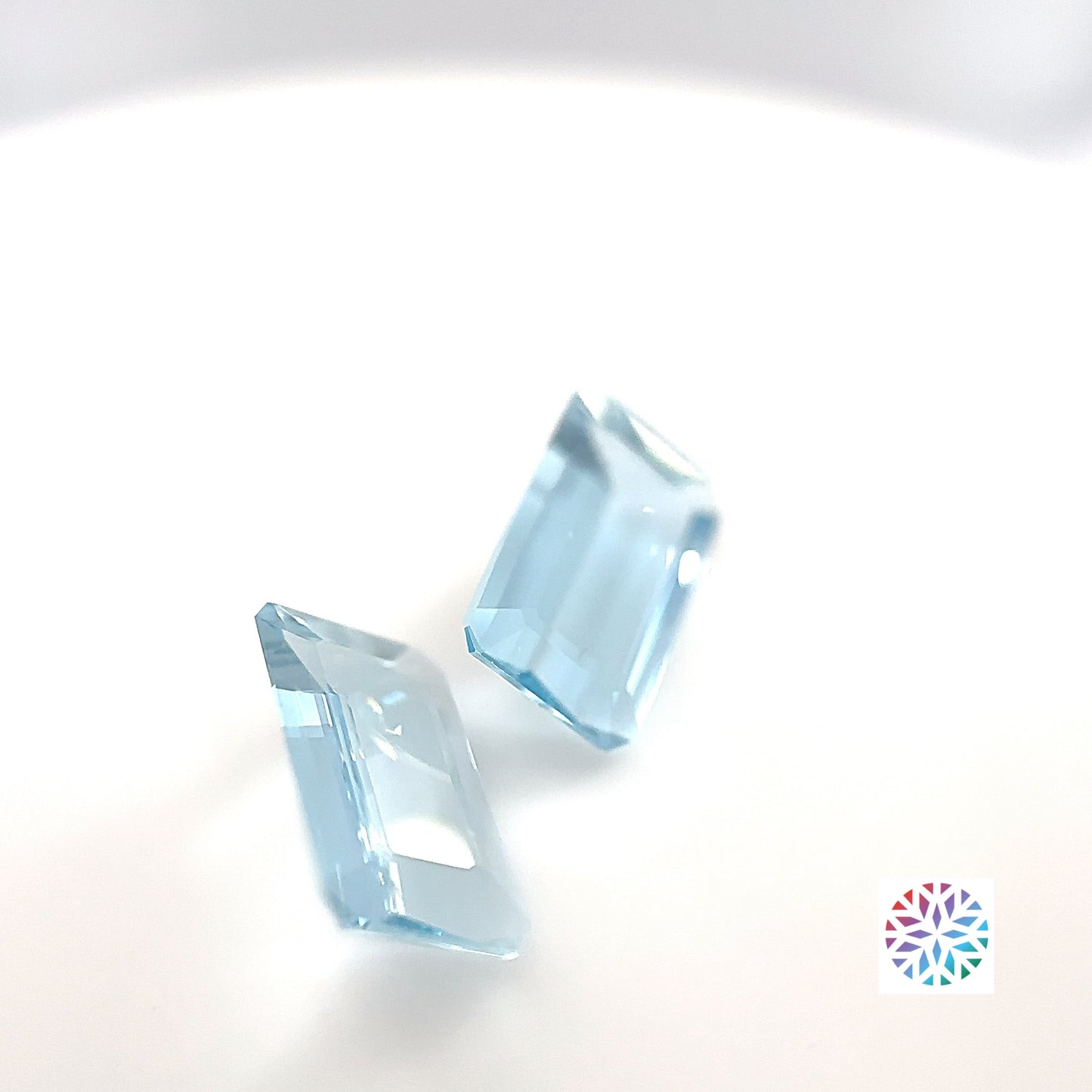 Aquamarine pair - Emerald, 2.55ct, 9.6 x 6.0mm