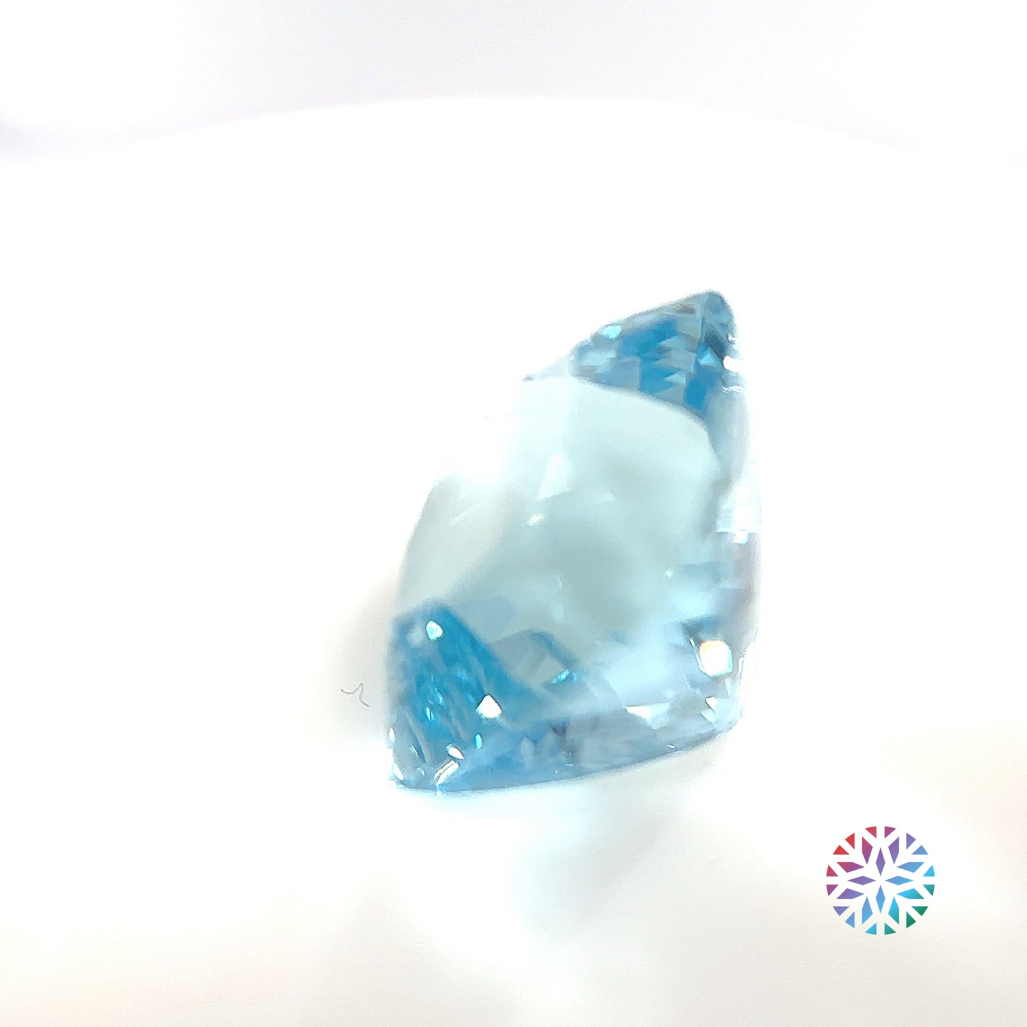 Aquamarine- Cushion, 10.54ct, 13.7 x 13.0 x 9.5mm