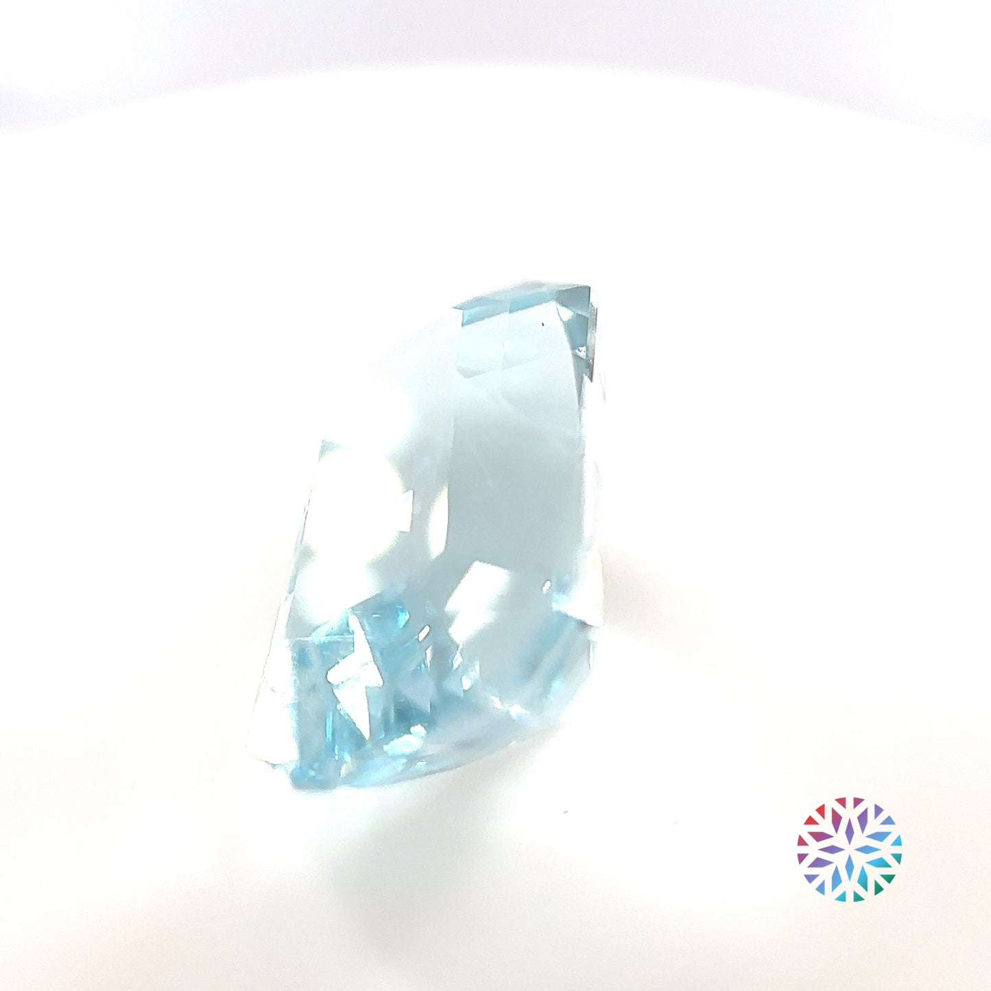 Aquamarine- Emerald, 9.76ct, 15.9 x 10.7 x 8.6mm