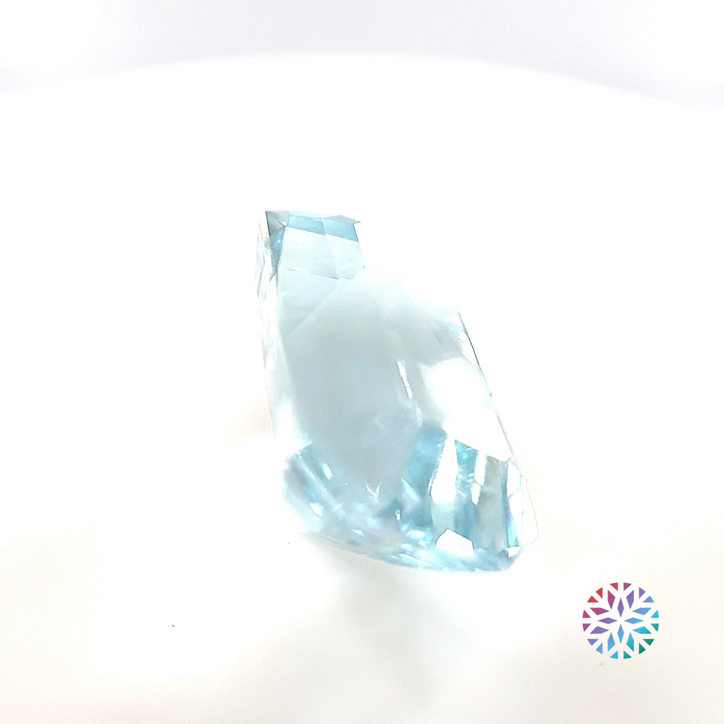 Aquamarine- Emerald, 9.76ct, 15.9 x 10.7 x 8.6mm