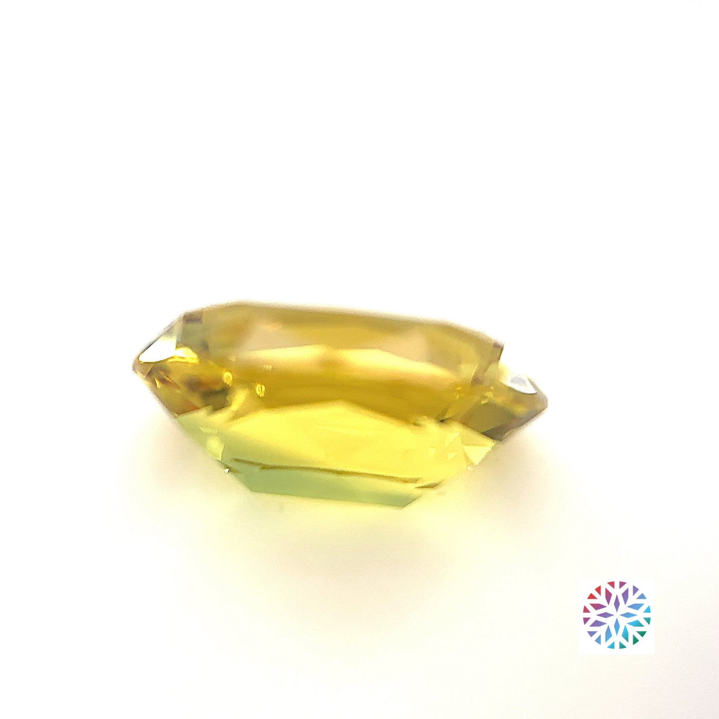 Wattle Sapphire- Oval, 5.55ct, 12.6 x 8.9 x 5.7mm, (C), (N)