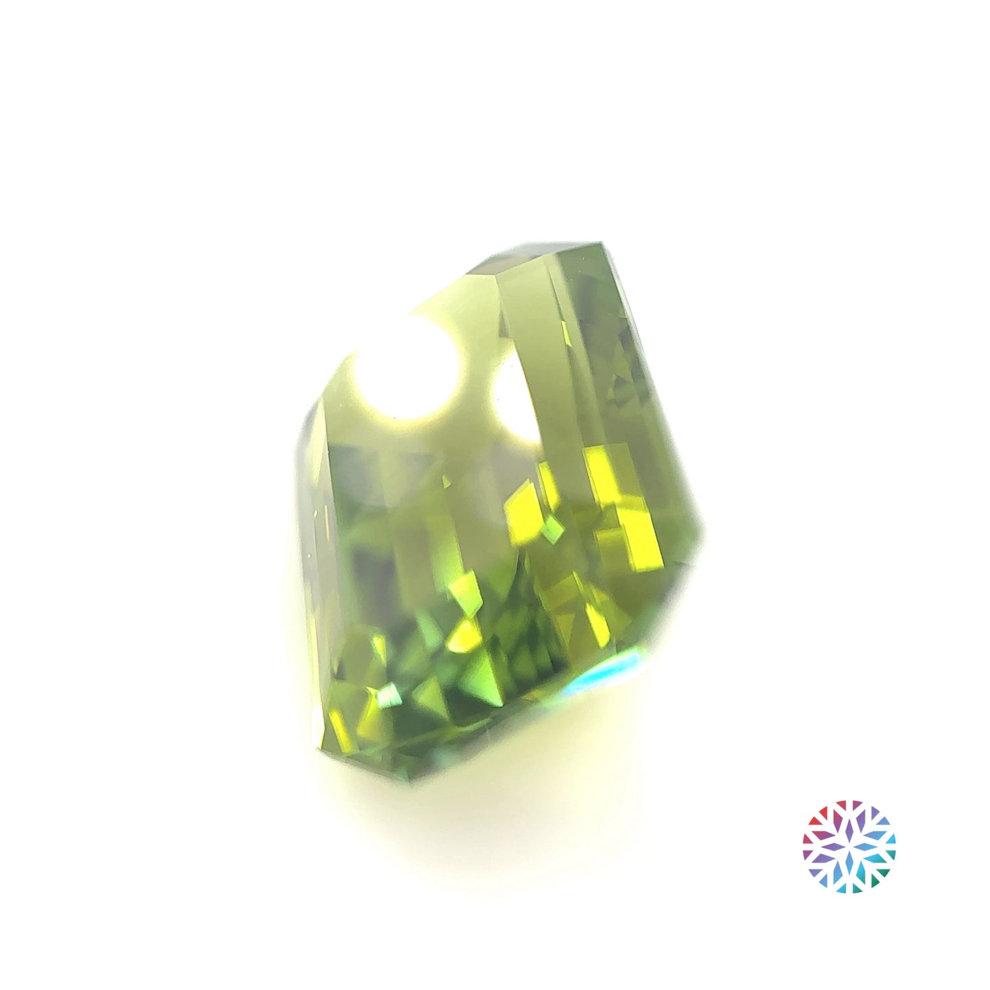Green Tourmaline- Emerald, 7.98ct, 14.1 x 10.1 x 7.3mm