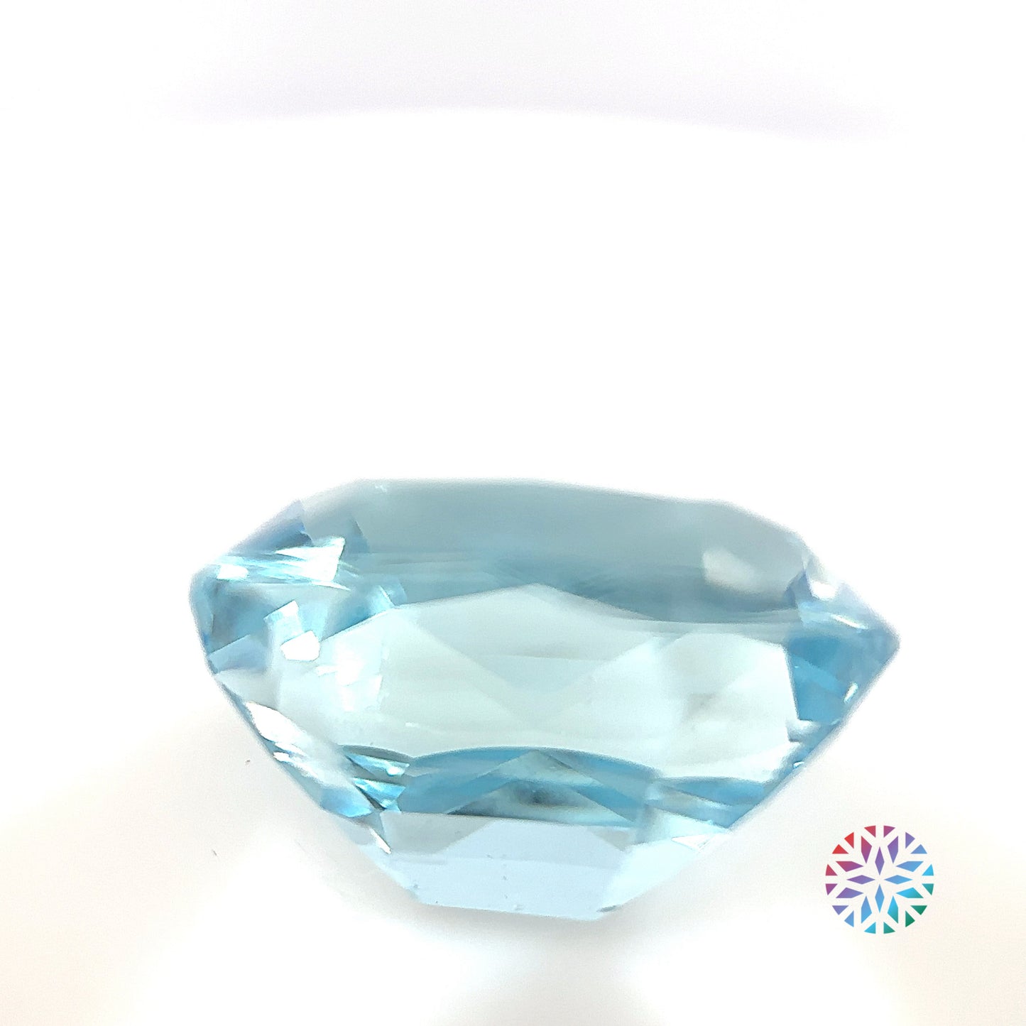 Aquamarine- Oval, 12.48ct, 17.0 x 12.7 x 9.8mm