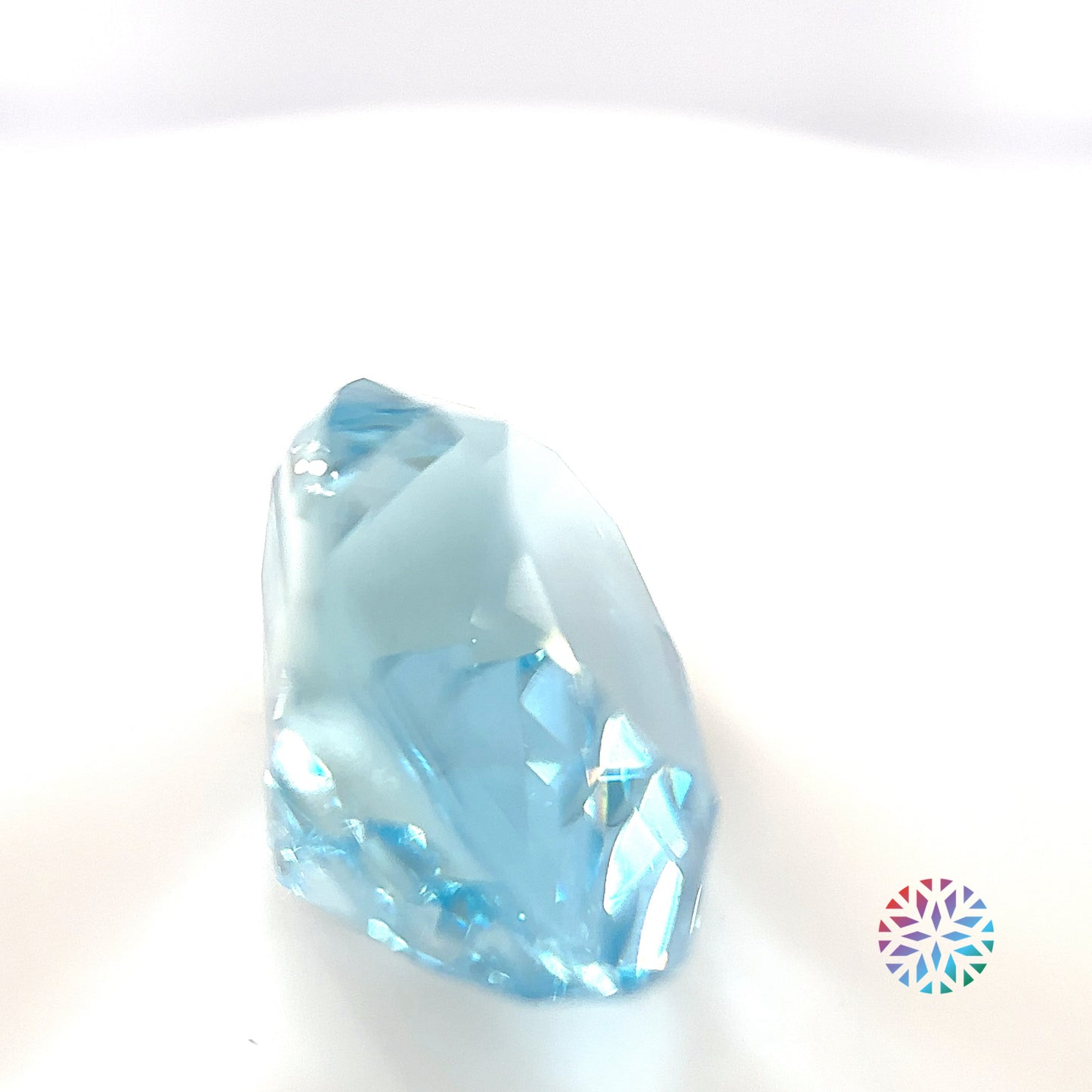 Aquamarine- Oval, 12.48ct, 17.0 x 12.7 x 9.8mm