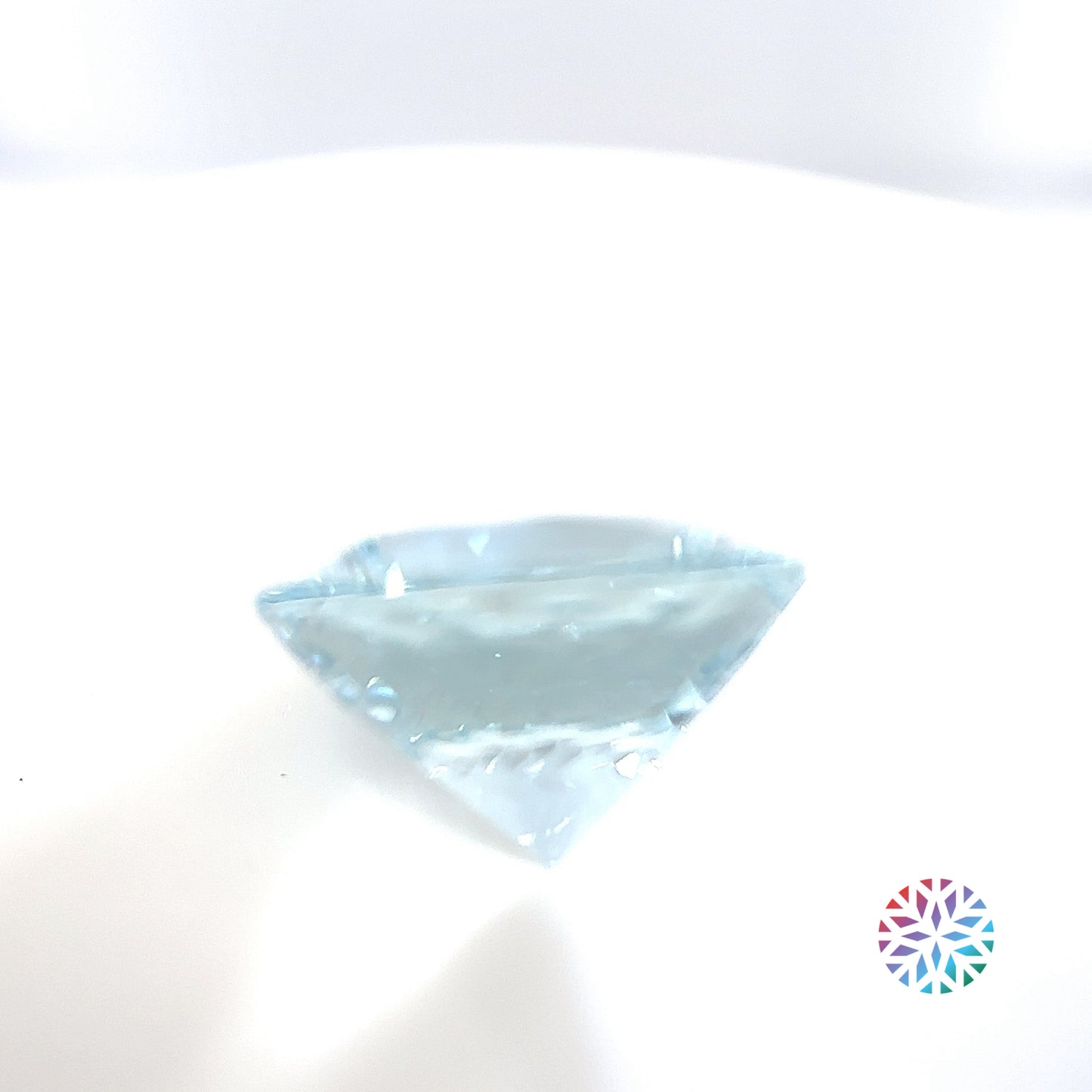 Aquamarine- Round, 9.89ct, 13.6 x 13.6 x 8.6mm