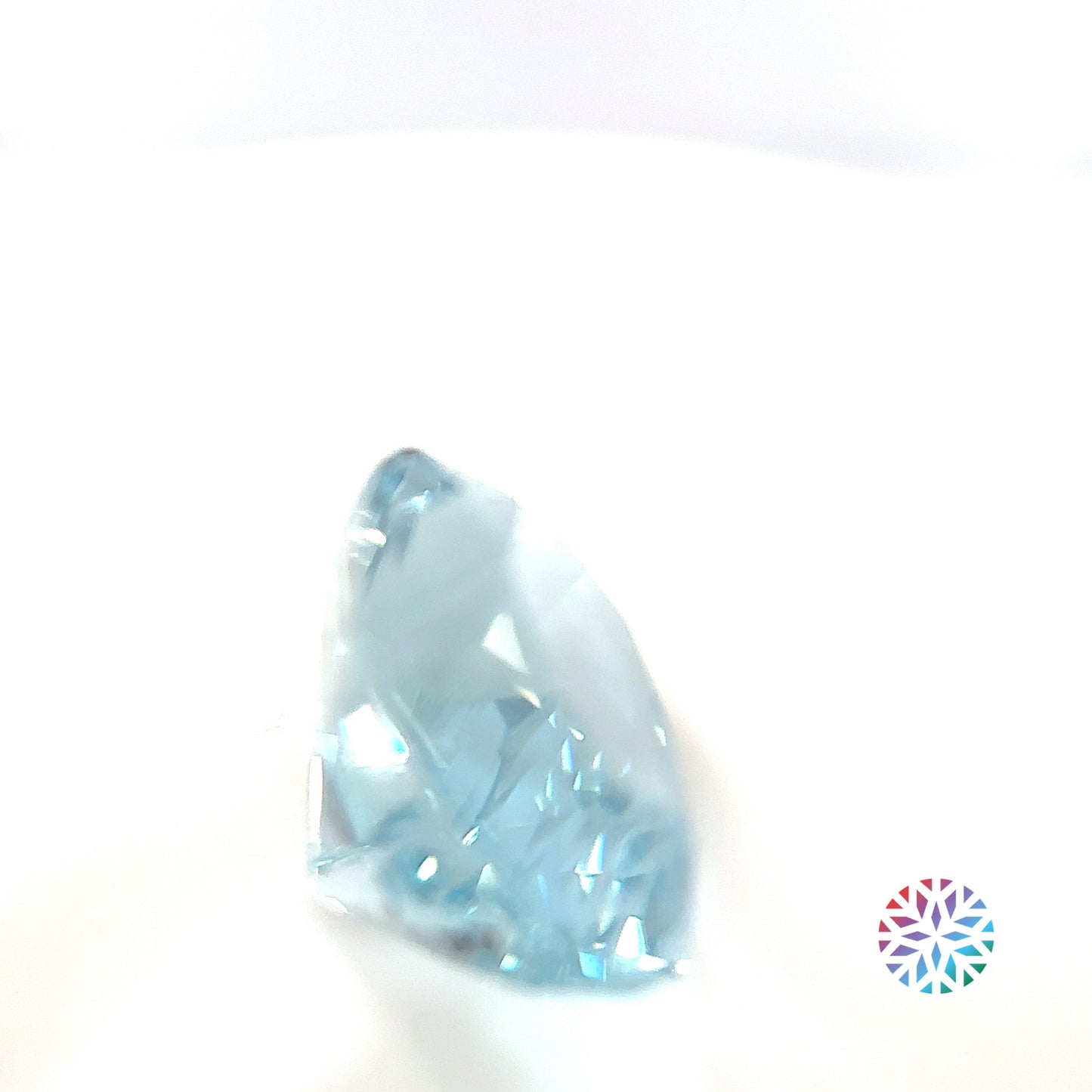 Aquamarine- Oval, 8.5ct, 15.0 x 11.9 x 8.5mm