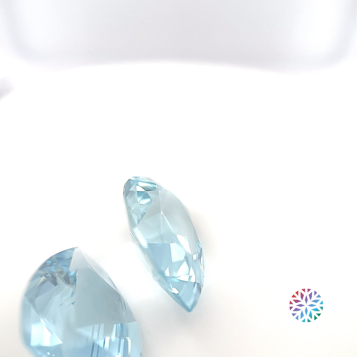Aquamarine pair - Pear, 7.3ct, 14.0 x 9.6mm