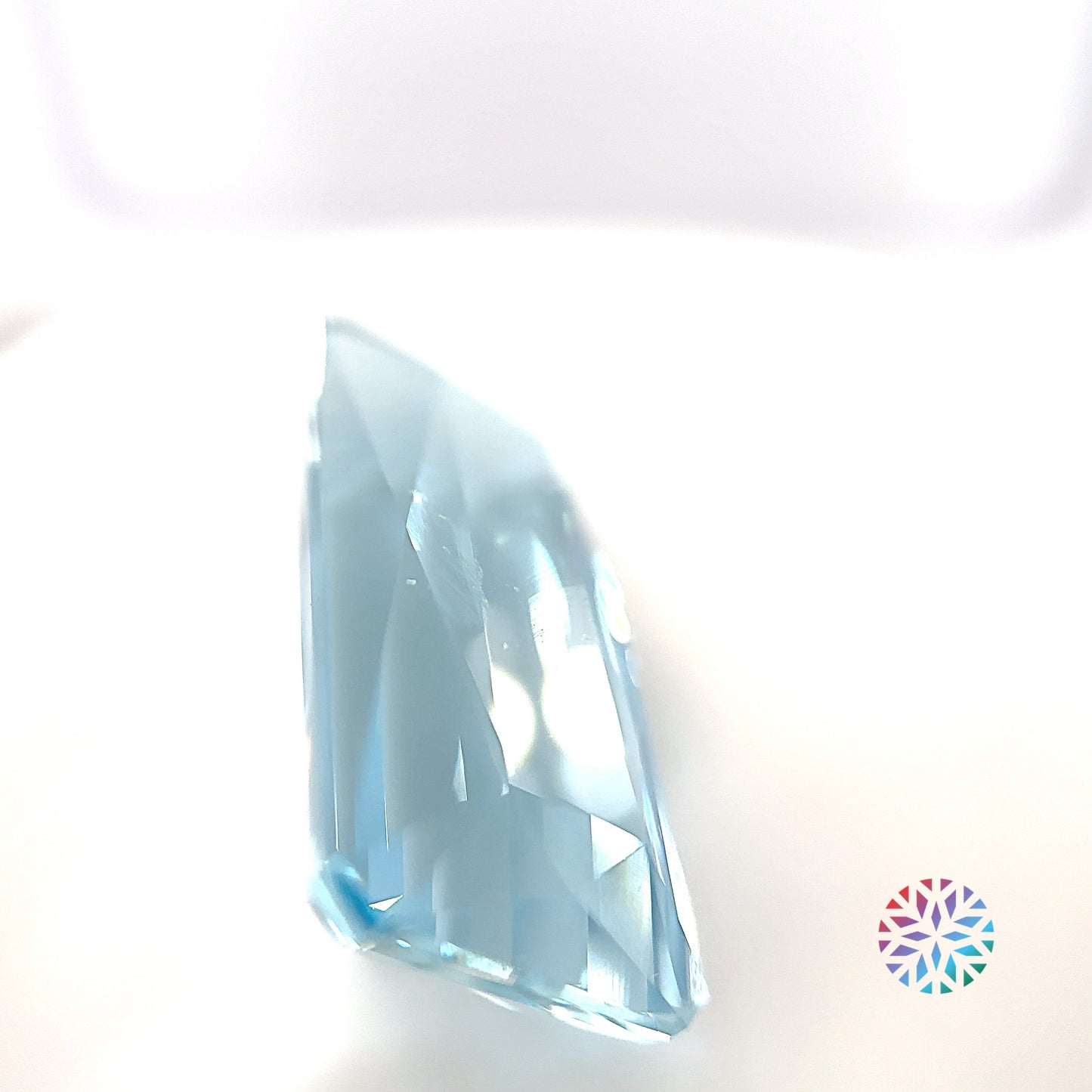 Aquamarine- Emerald, 20.52ct, 24.0 x 12.2 x 9.0mm