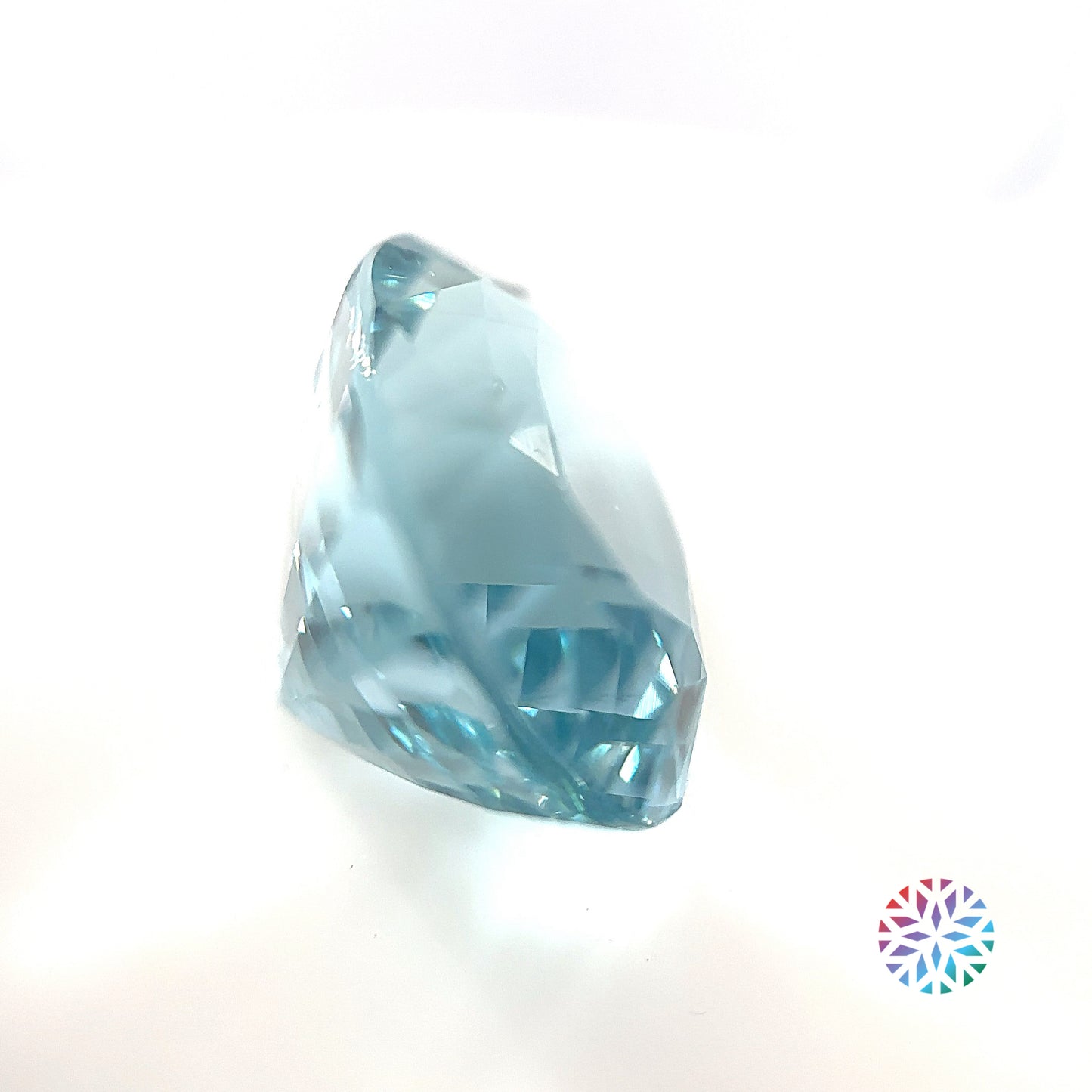 Aquamarine- Oval, 18ct, 18.9 x 14.8 x 11.4mm