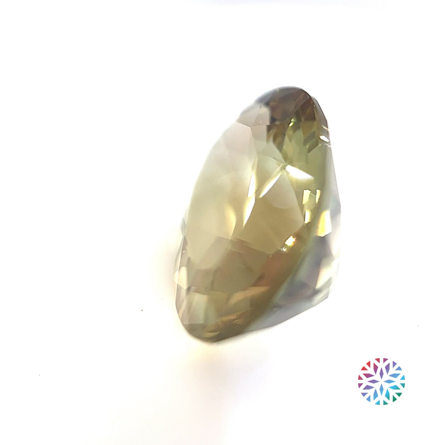 Green Sunstone- Oval, 8.87ct, 16.4 x 12.4 x 8.2mm
