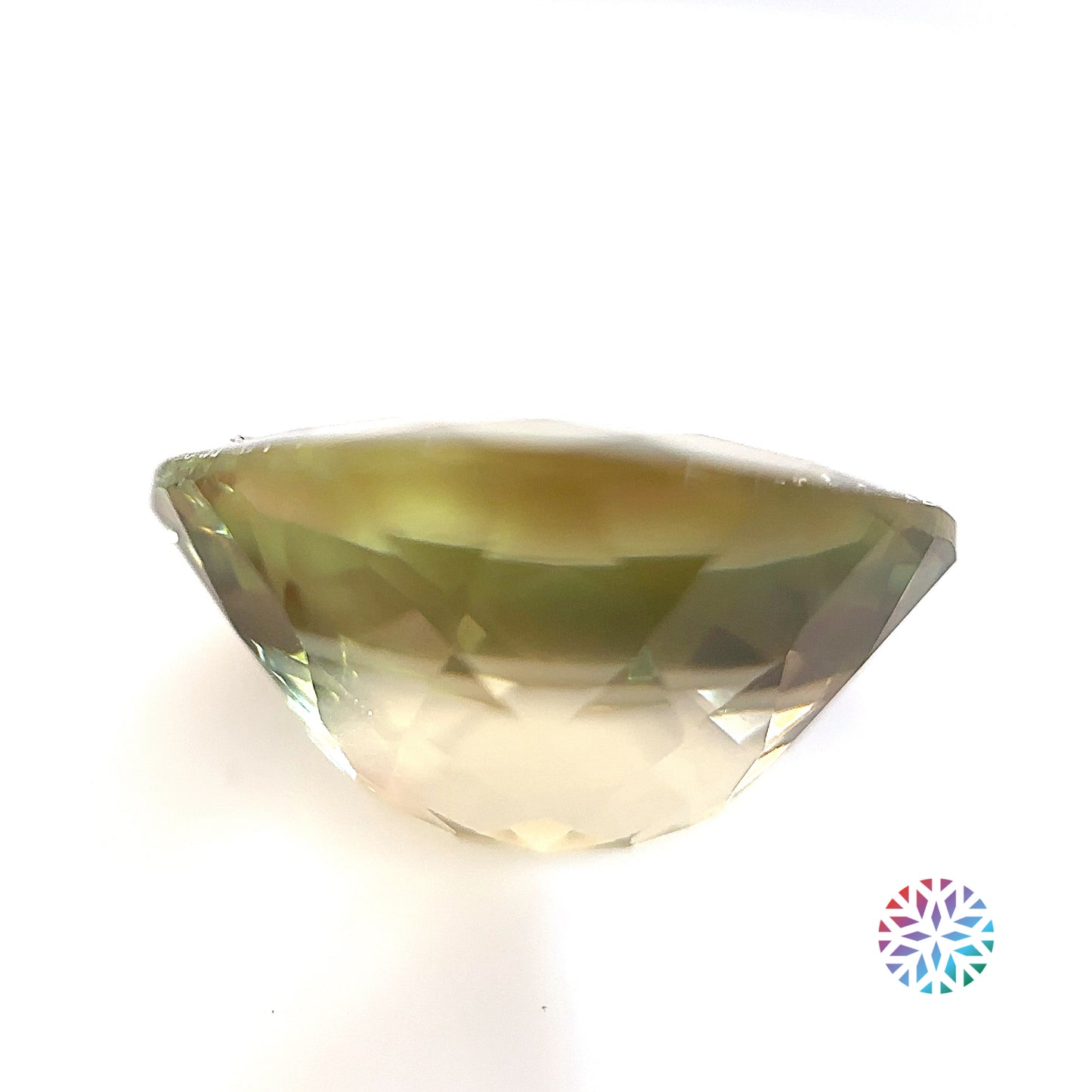 Green Sunstone- Oval, 8.87ct, 16.4 x 12.4 x 8.2mm