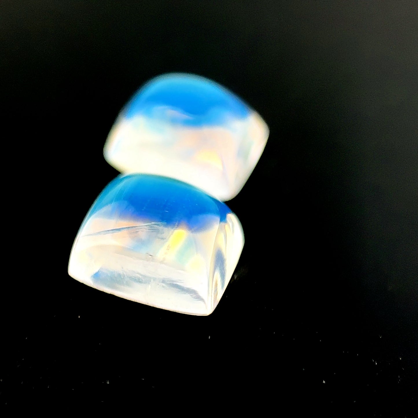 Rainbow Moonstone pair - Cushion, 6.52ct, 8.8 x 6.9mm