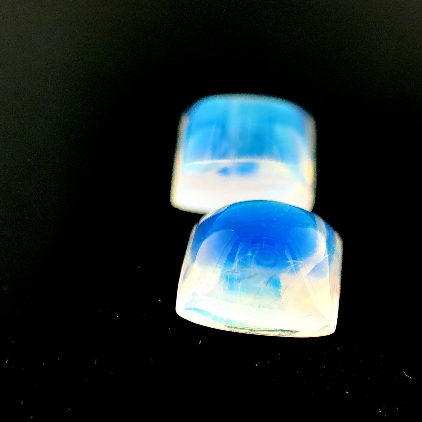 Rainbow Moonstone pair - Cushion, 6.52ct, 8.8 x 6.9mm