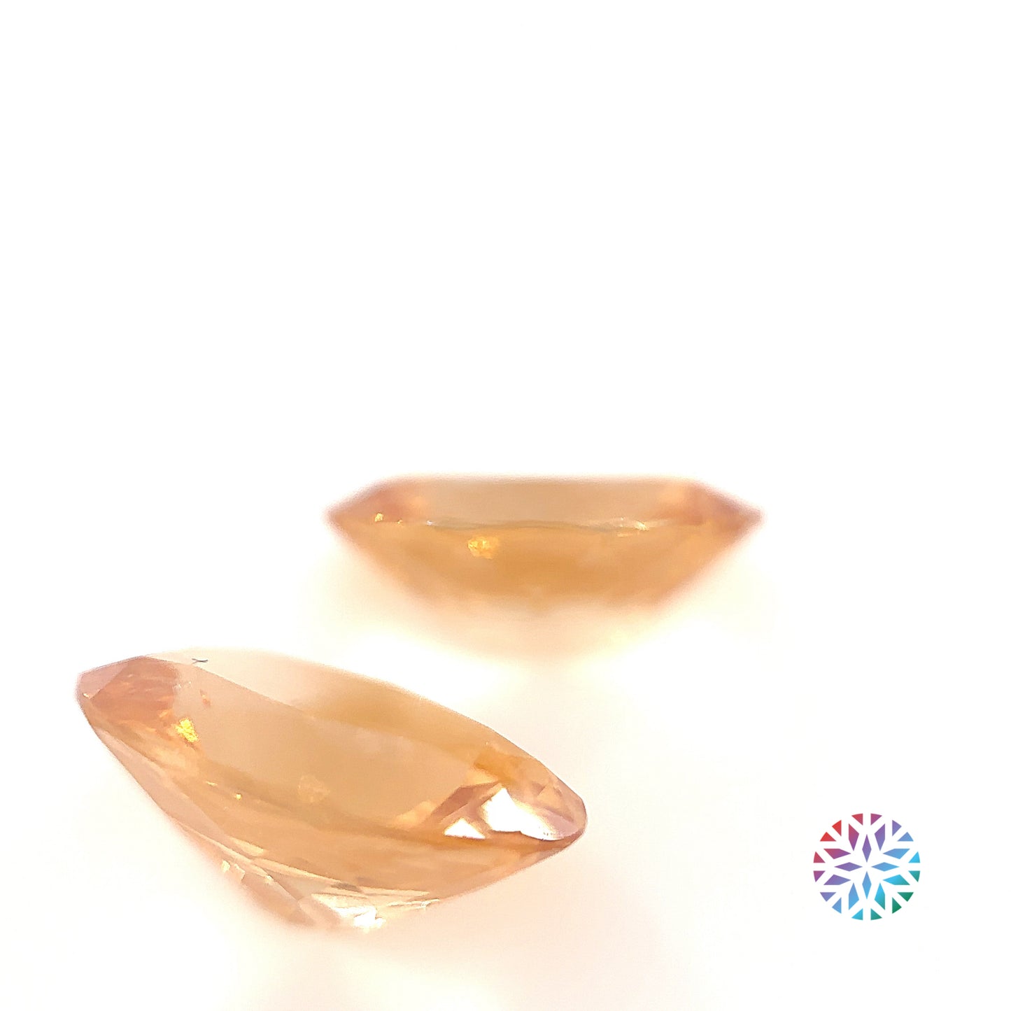 Golden Hessonite- Oval, 9.46ct, 12.8 x 9.5mm