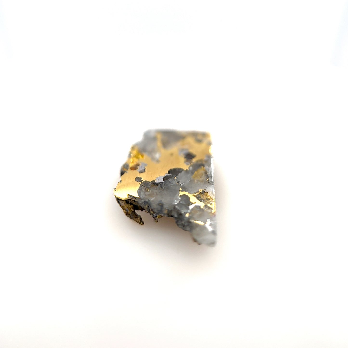 Gold Quartz- Flat, 5.9ct, 14.1 x 8.3 x 3.1mm