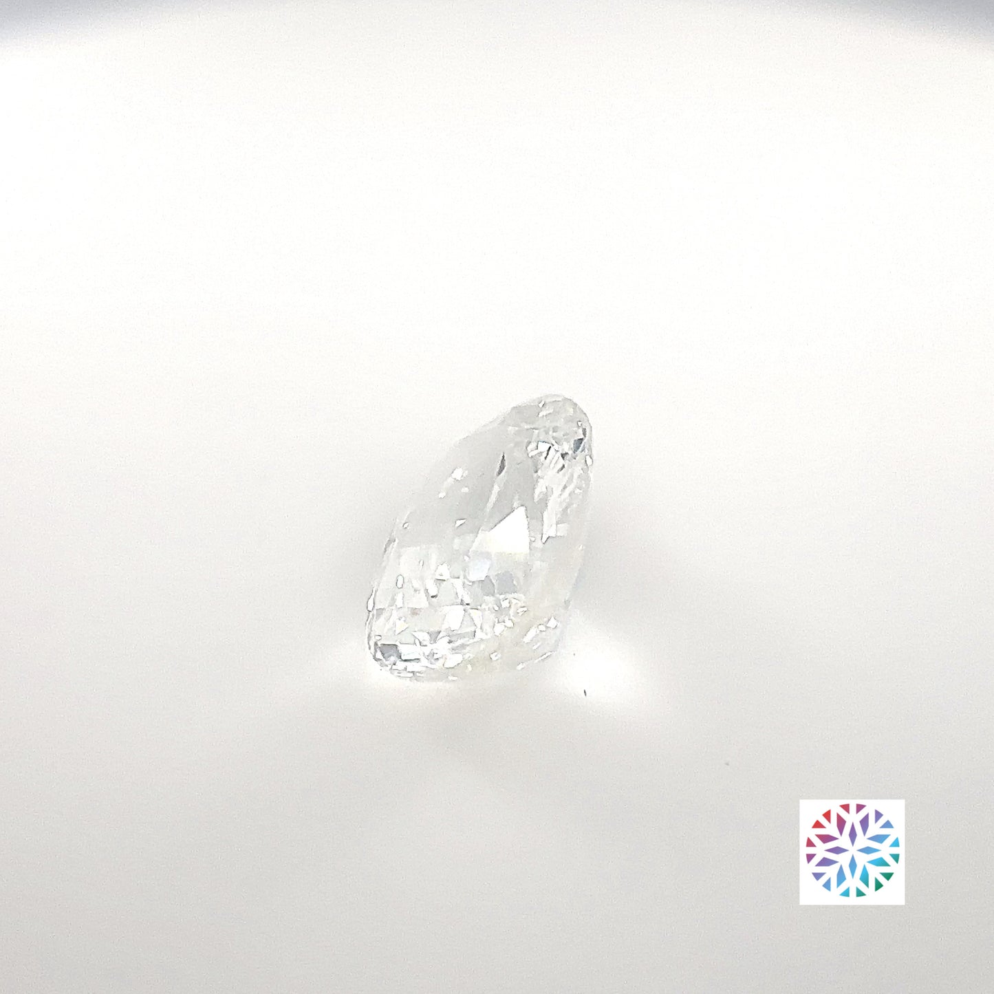 White Sapphire- Oval, 2.8ct, 9.5 x 7.6 x 4.8mm, (N)