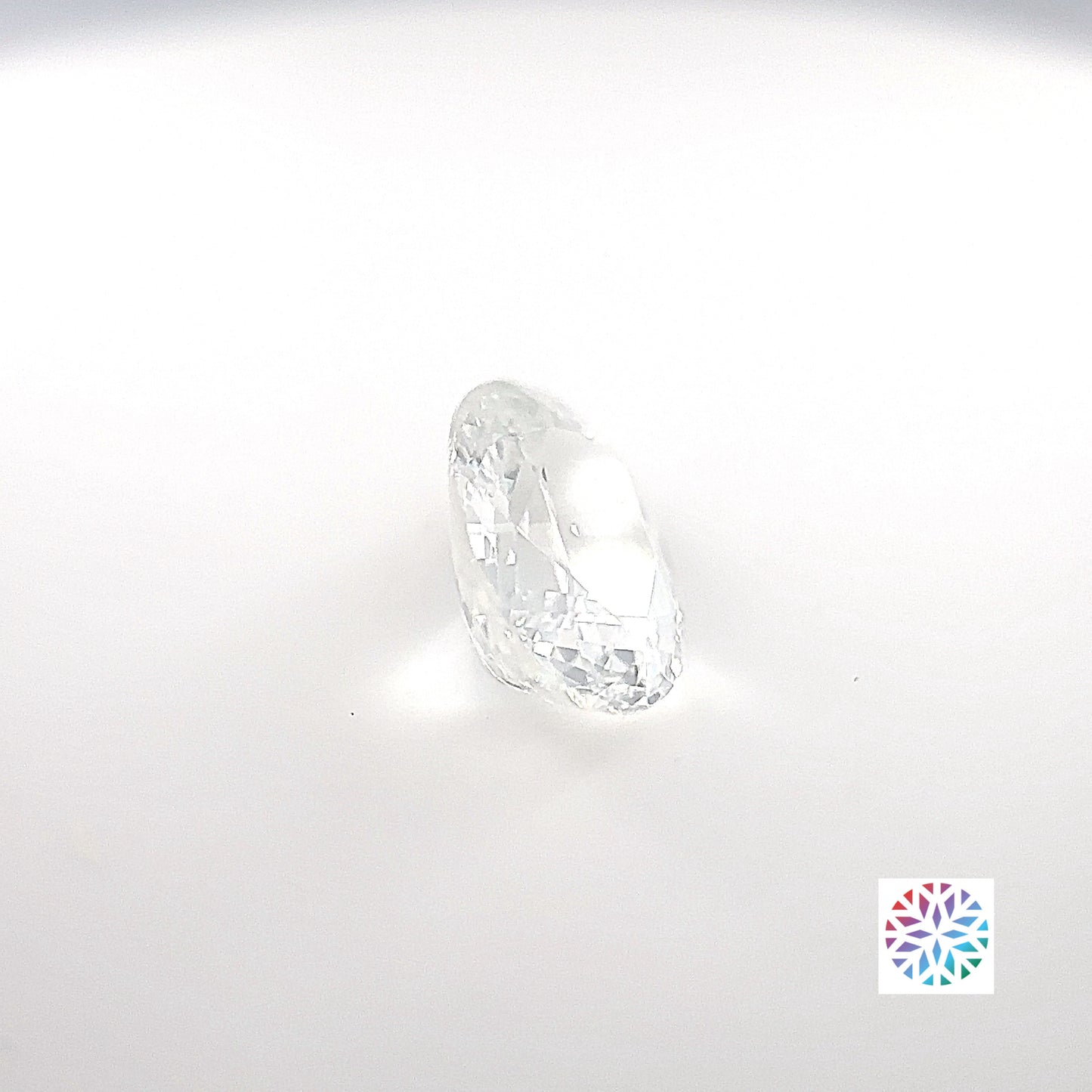 White Sapphire- Oval, 2.8ct, 9.5 x 7.6 x 4.8mm, (N)