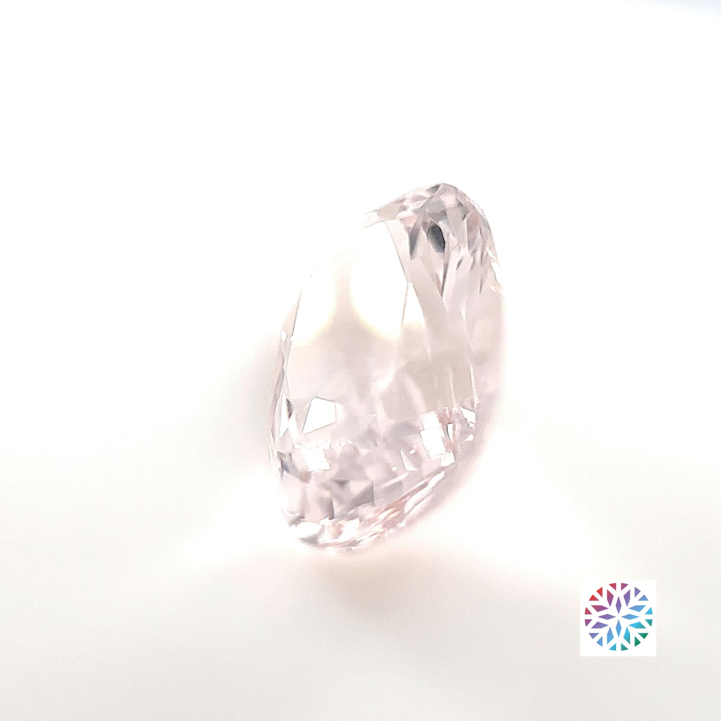 Peach Morganite- Oval, 4.73ct, 13.6 x 9.8 x 6.4mm