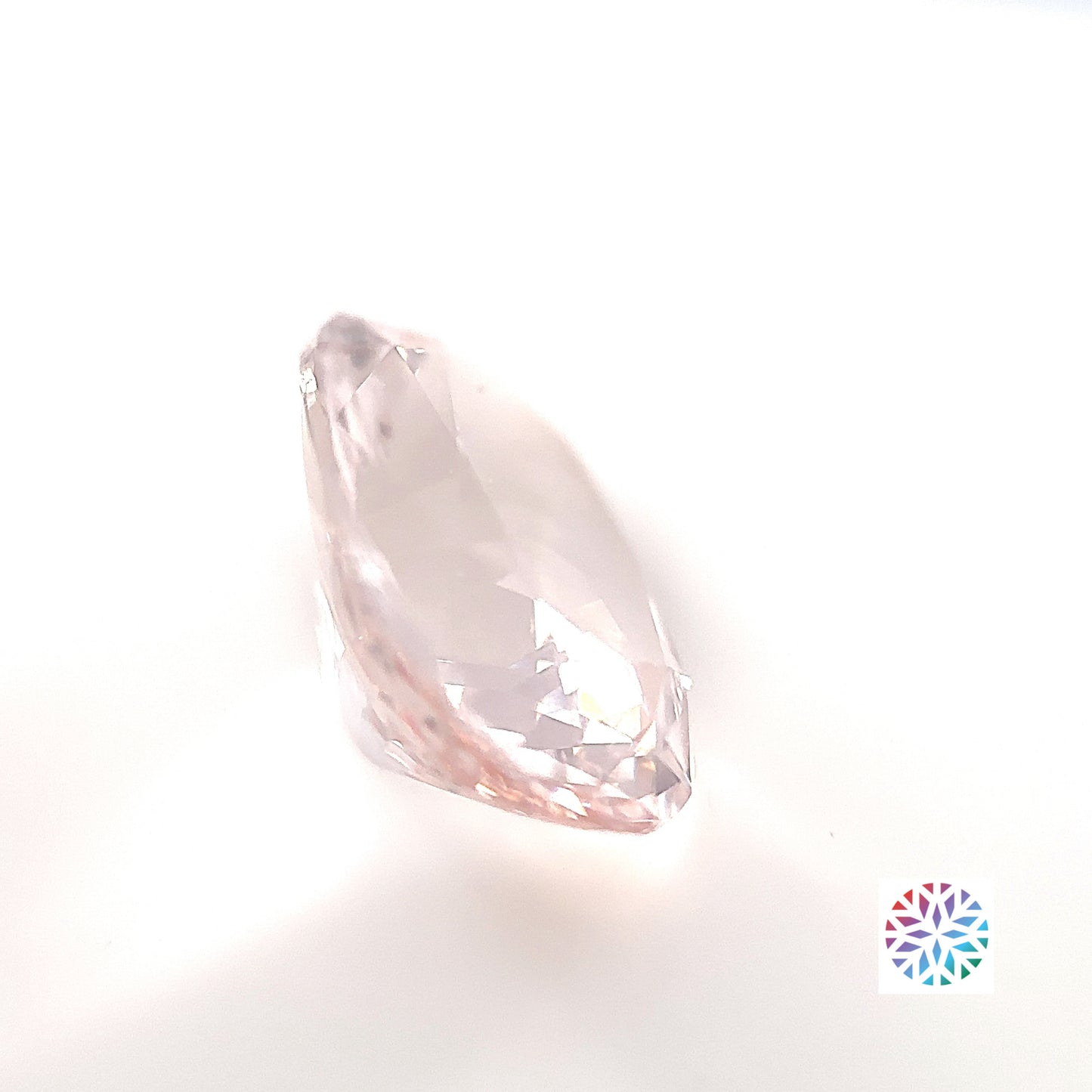 Peach Morganite- Oval, 4.73ct, 13.6 x 9.8 x 6.4mm