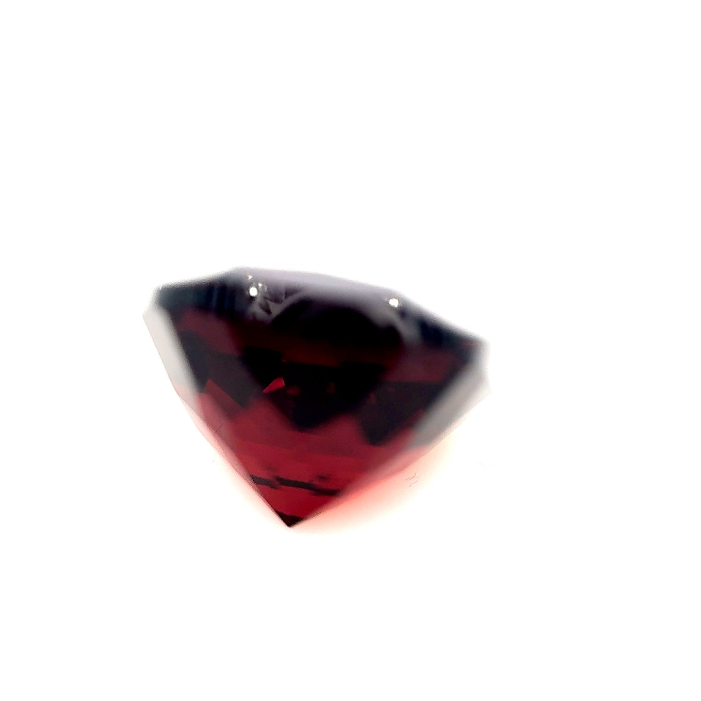 Red Garnet- Cushion, 7.55ct, 10.0 x 10.0mm