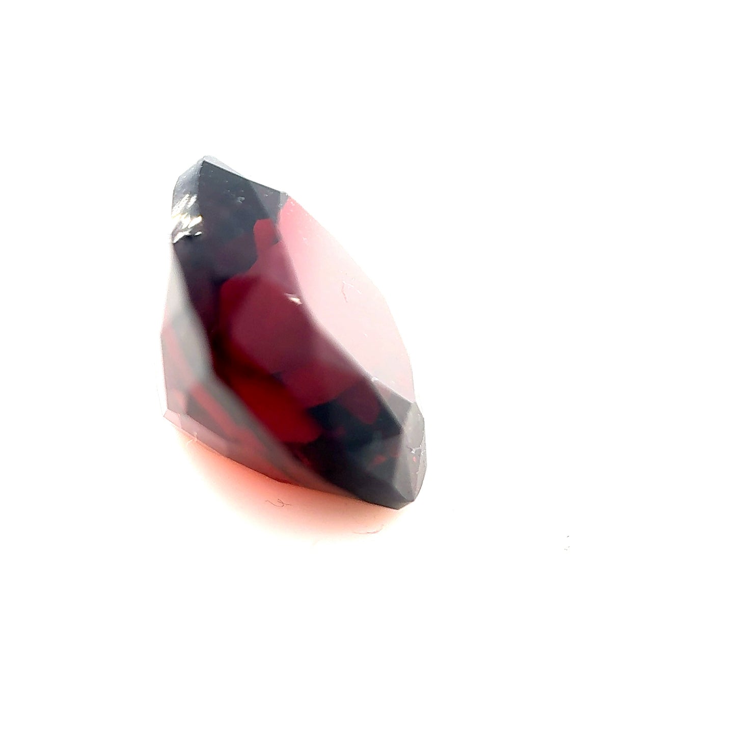 Red Garnet- Cushion, 7.55ct, 10.0 x 10.0mm