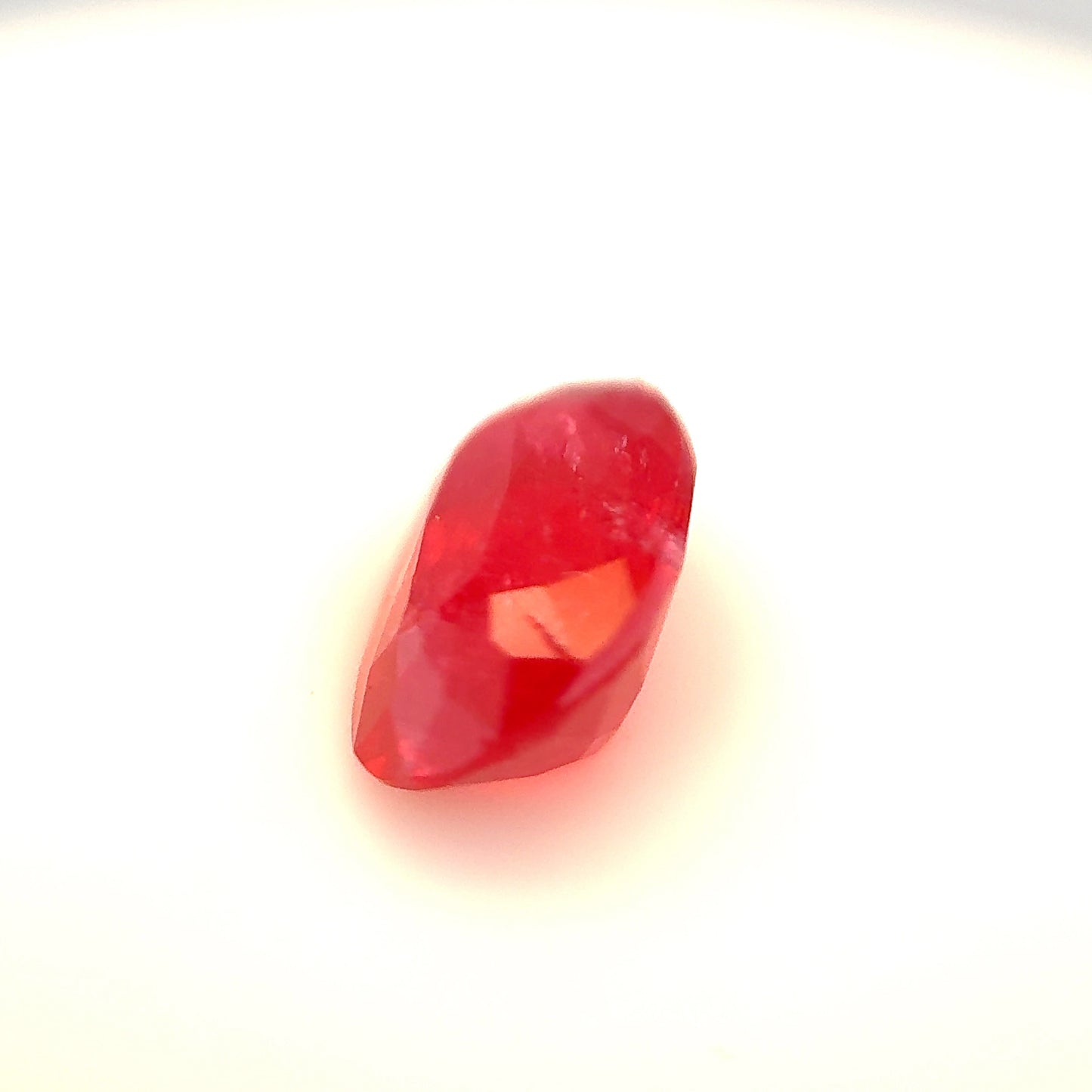 Rhodonite- Oval, 4.2ct, 12.3 x 8.0 x 5.5mm