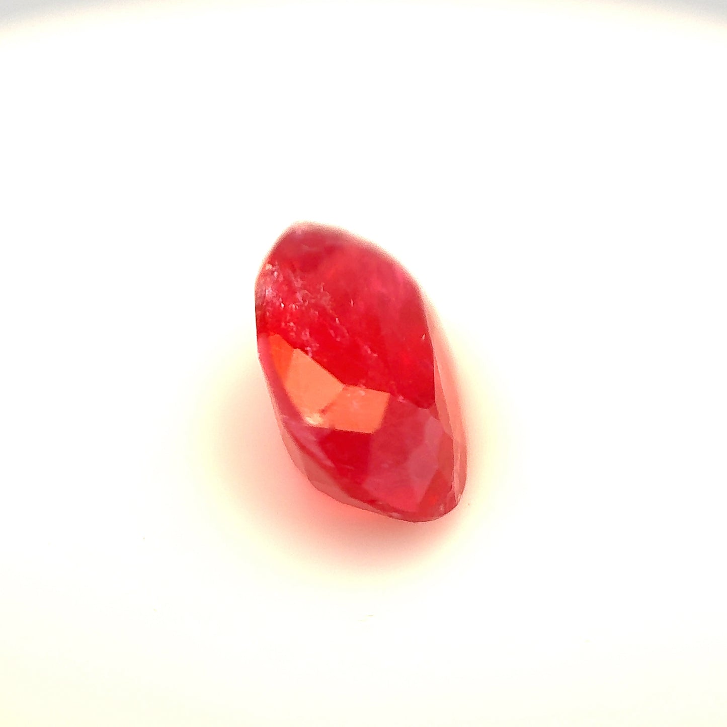 Rhodonite- Oval, 4.2ct, 12.3 x 8.0 x 5.5mm