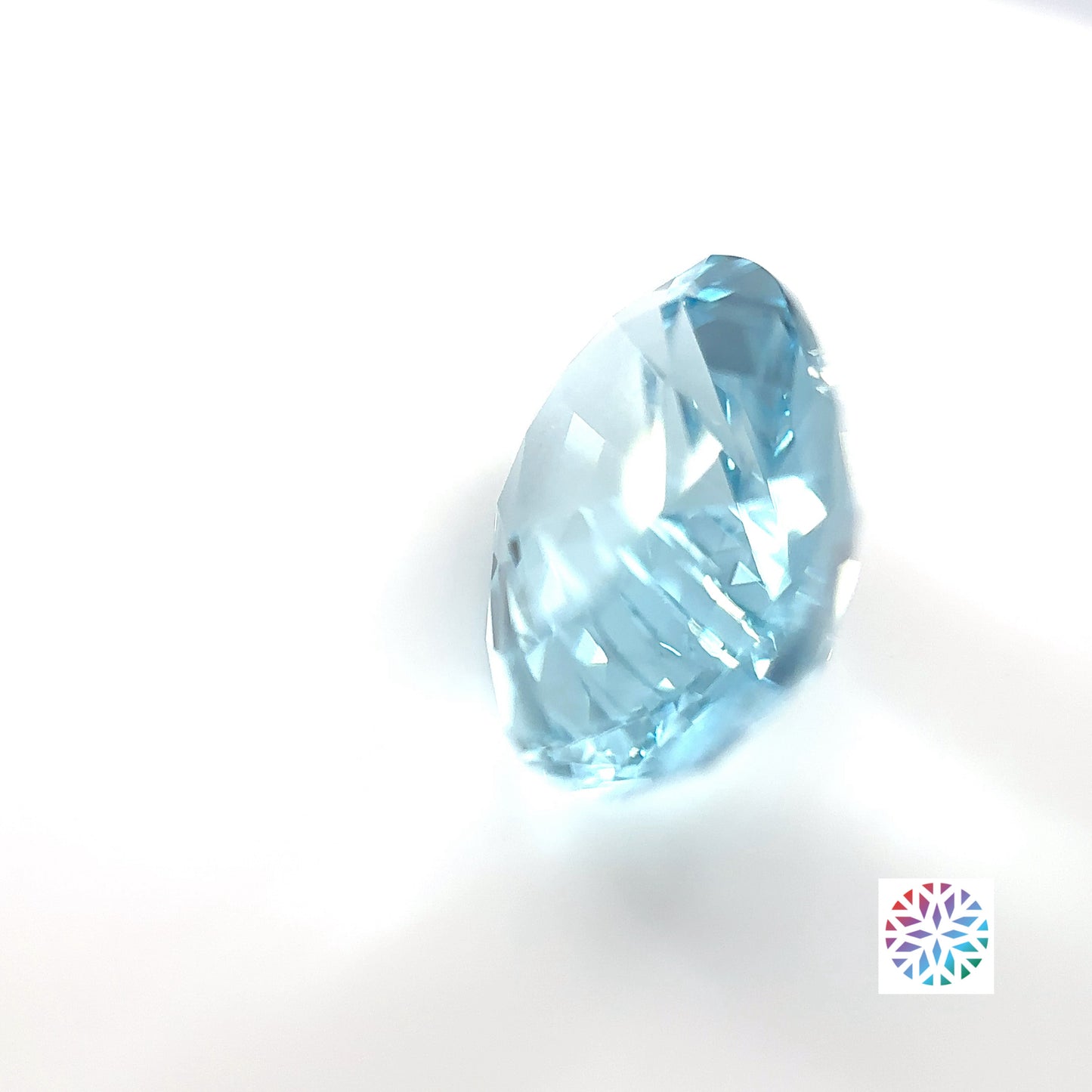 Aquamarine- Oval, 5.8ct, 14.4 x 10.6 x 6.8mm