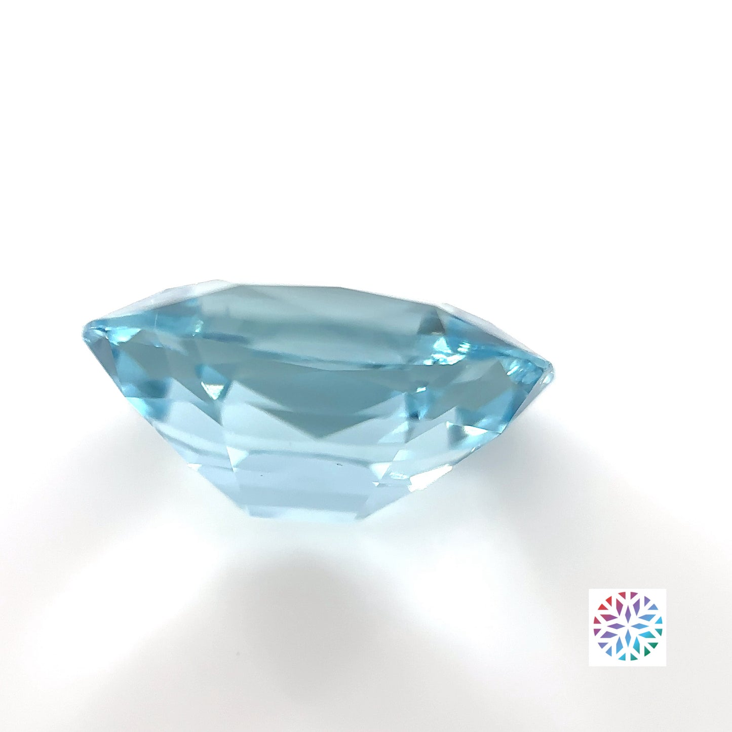 Aquamarine- Oval, 5.8ct, 14.4 x 10.6 x 6.8mm