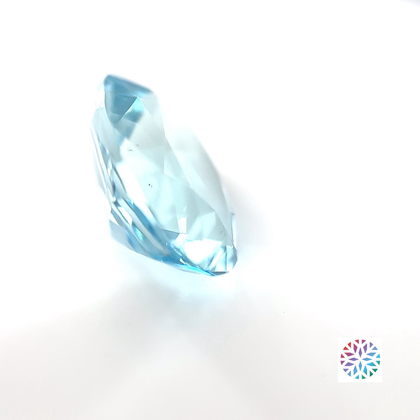 Aquamarine- Oval, 5.8ct, 14.4 x 10.6 x 6.8mm